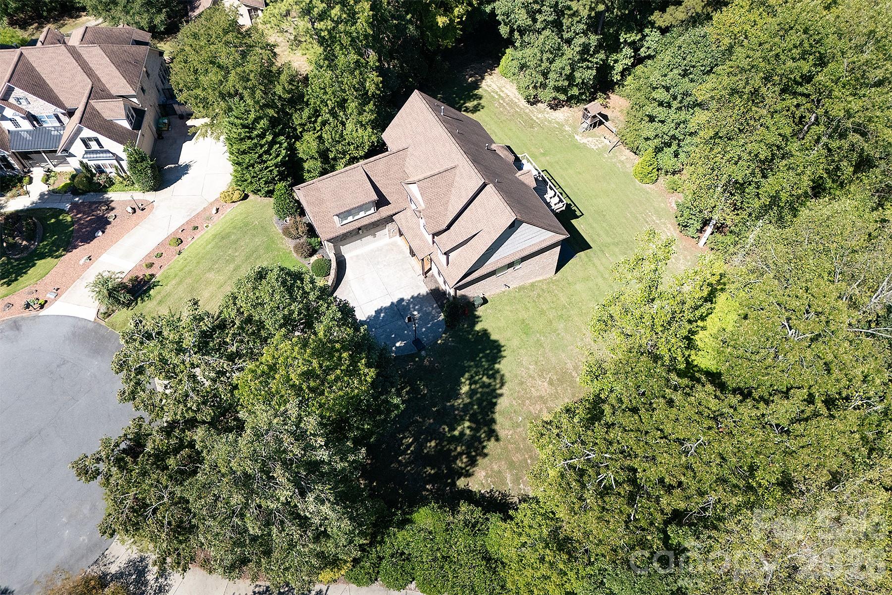 Single Family Residence at 394 Stone Cliff Lane, Lake Wylie, photo 38 of 43