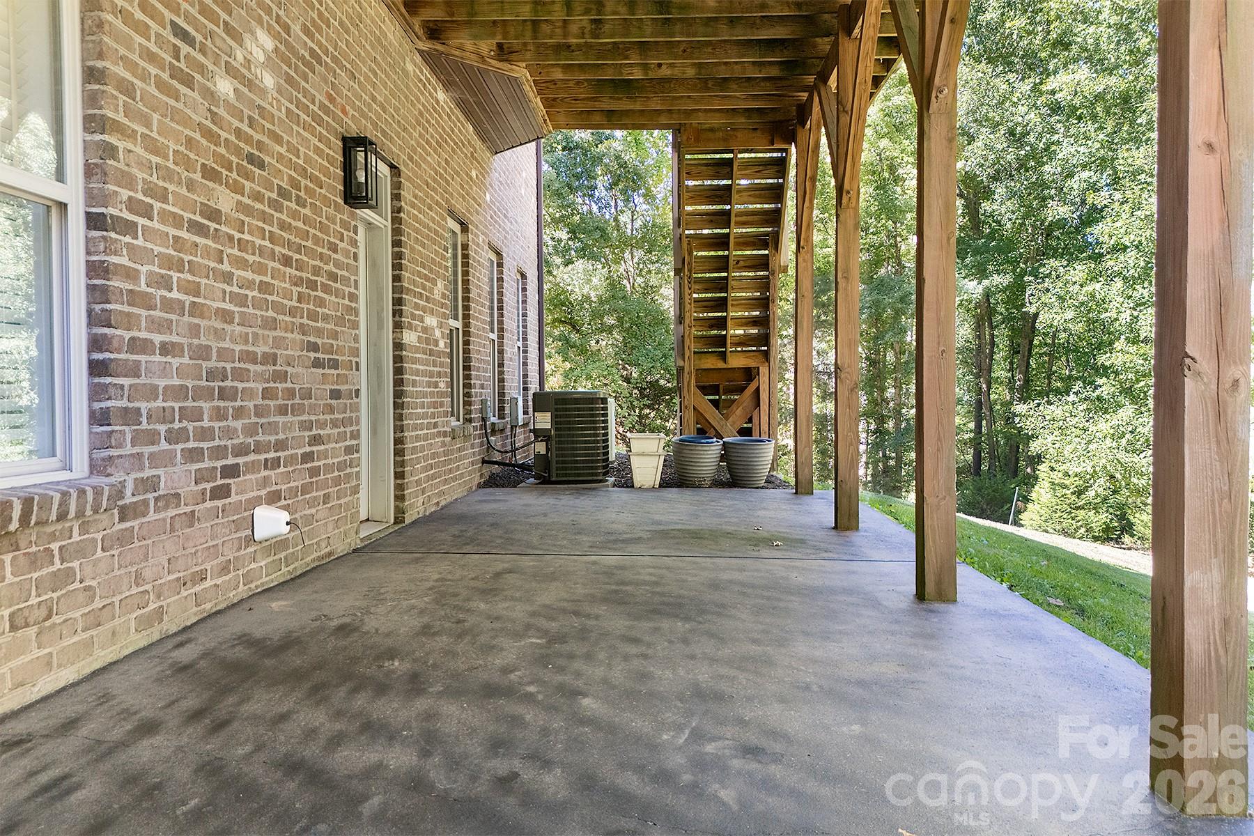 Single Family Residence at 394 Stone Cliff Lane, Lake Wylie, photo 41 of 43