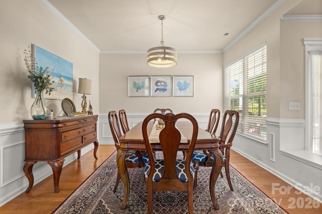 Single Family Residence at 6723 Carrington Pointe Drive, Huntersville, photo 7 of 39