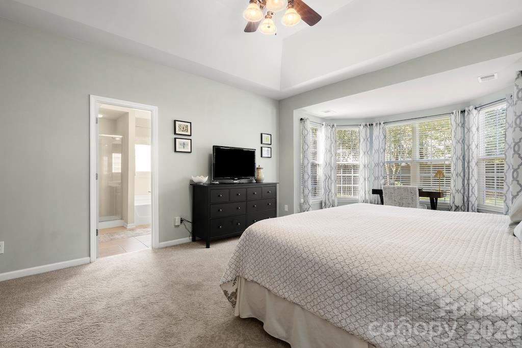 Single Family Residence at 6723 Carrington Pointe Drive, Huntersville, photo 19 of 39