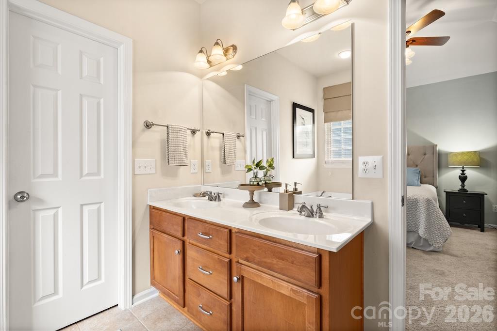 Single Family Residence at 6723 Carrington Pointe Drive, Huntersville, photo 20 of 39