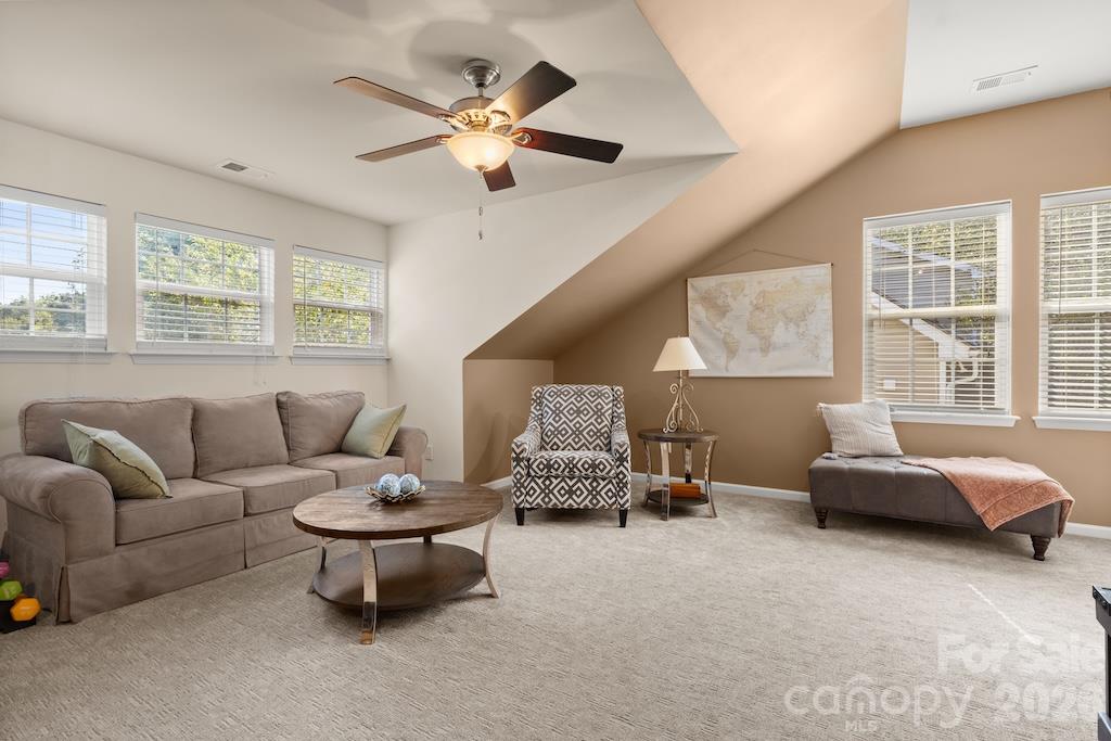 Single Family Residence at 6723 Carrington Pointe Drive, Huntersville, photo 30 of 39