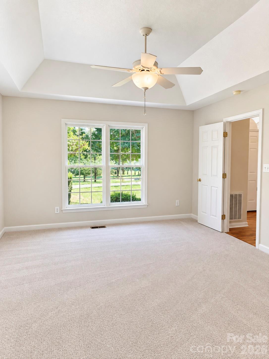 Single Family Residence at 1615 Terra Cotta Drive, Hickory, photo 17 of 48