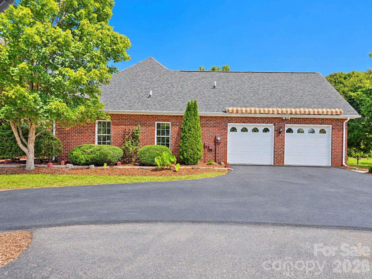 Single Family Residence at 1615 Terra Cotta Drive, Hickory, photo 42 of 48