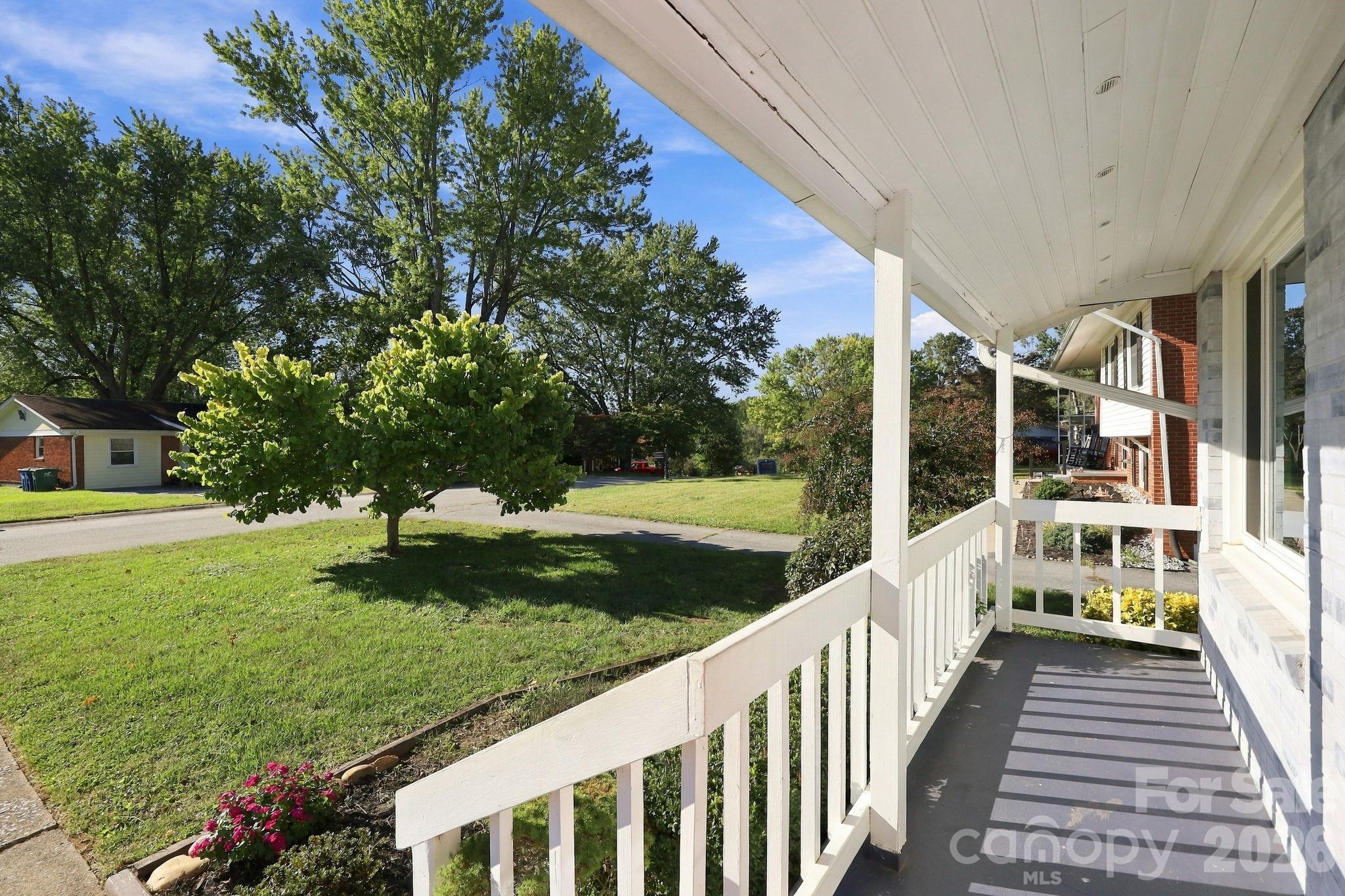 Single Family Residence at 20 Oak Leaf Lane, Arden, photo 3 of 53