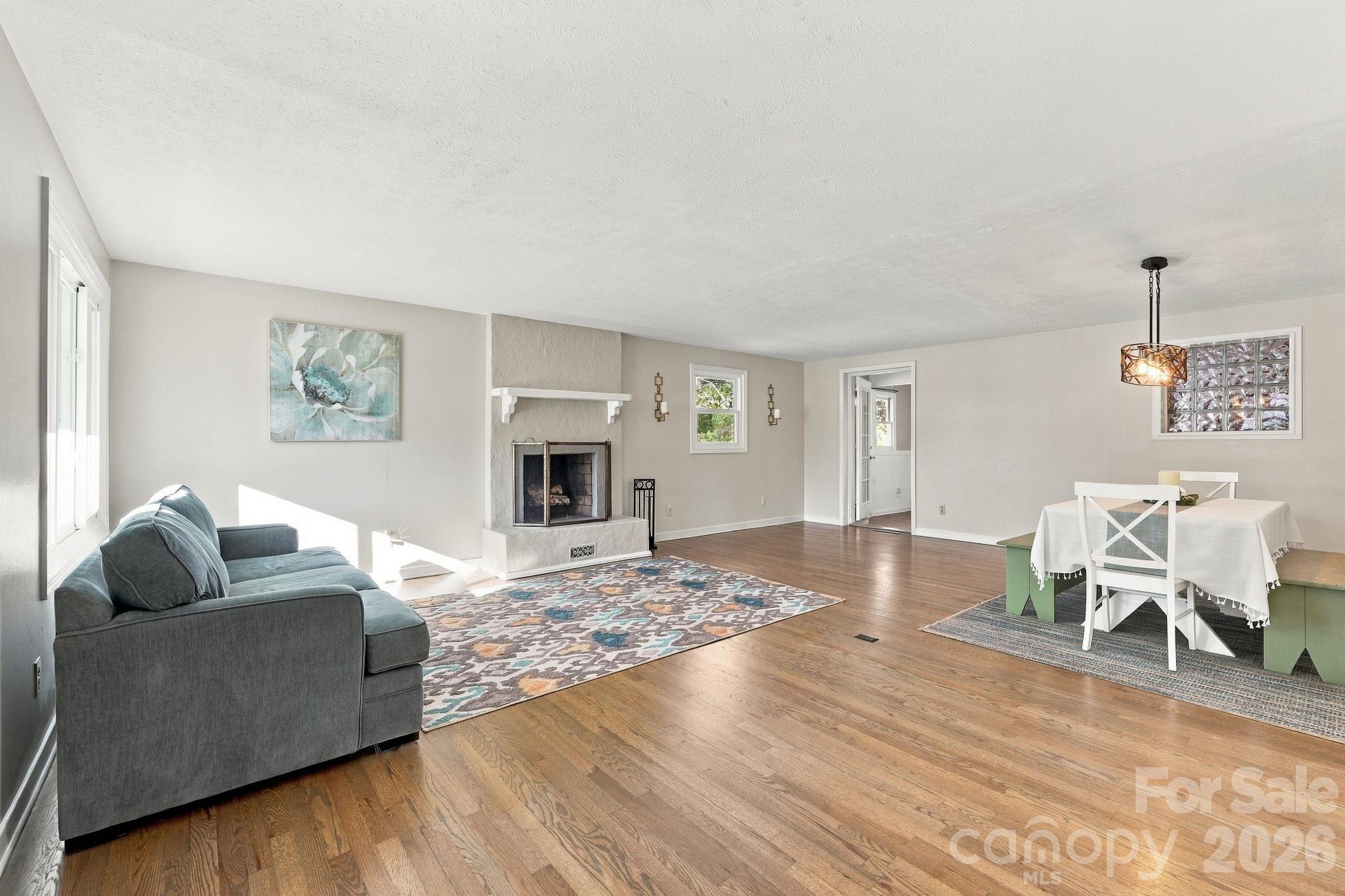 Single Family Residence at 20 Oak Leaf Lane, Arden, photo 5 of 53