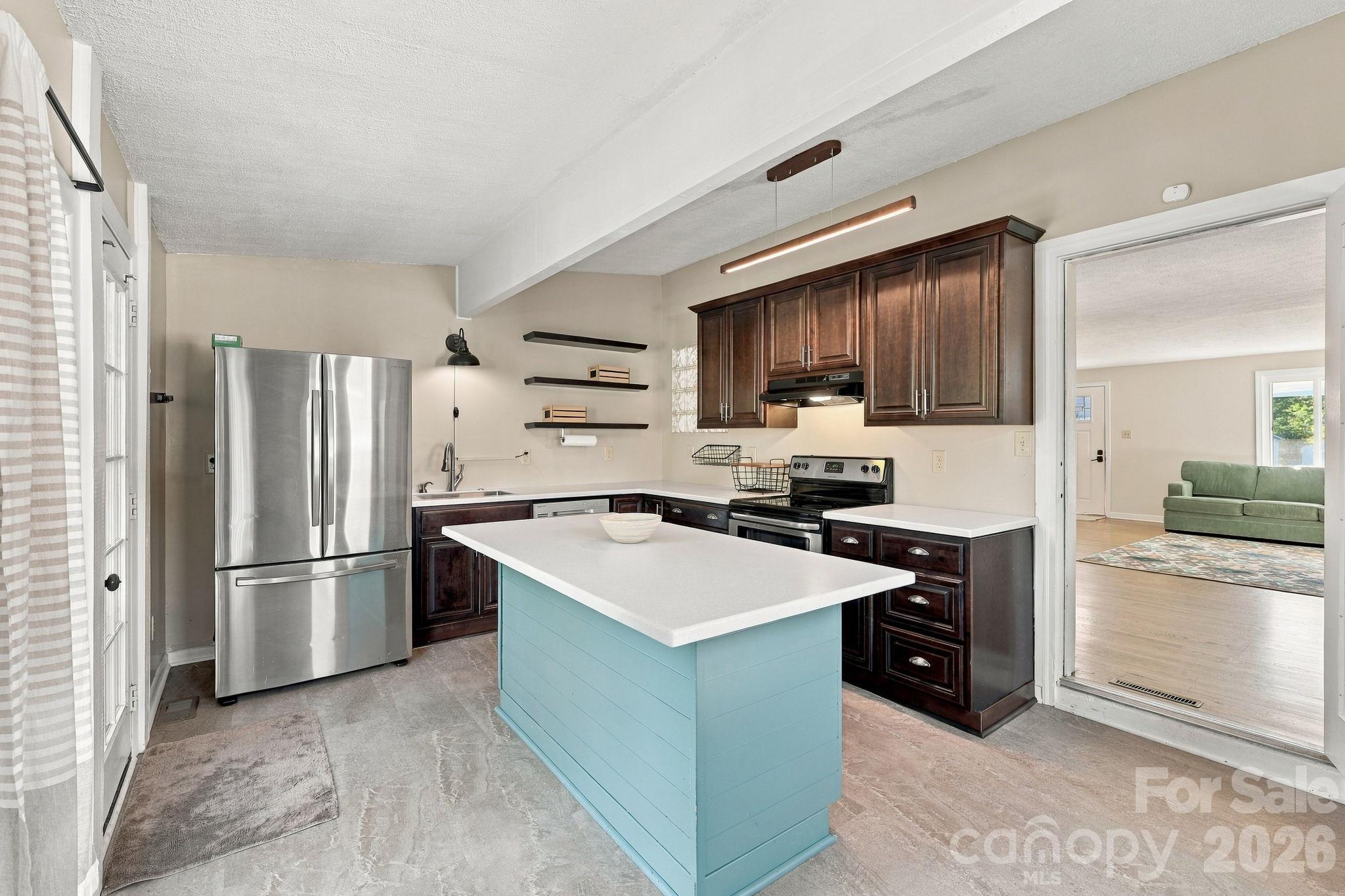 Single Family Residence at 20 Oak Leaf Lane, Arden, photo 12 of 53