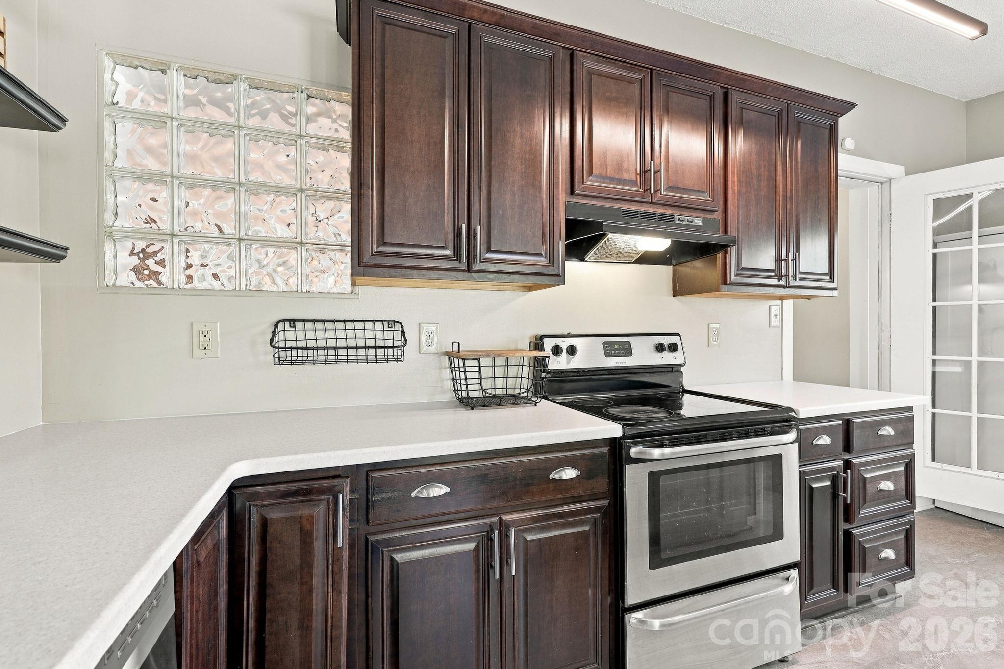 Single Family Residence at 20 Oak Leaf Lane, Arden, photo 15 of 53