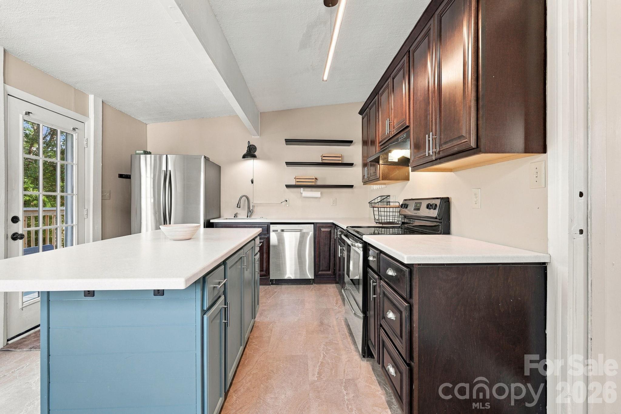 Single Family Residence at 20 Oak Leaf Lane, Arden, photo 16 of 53