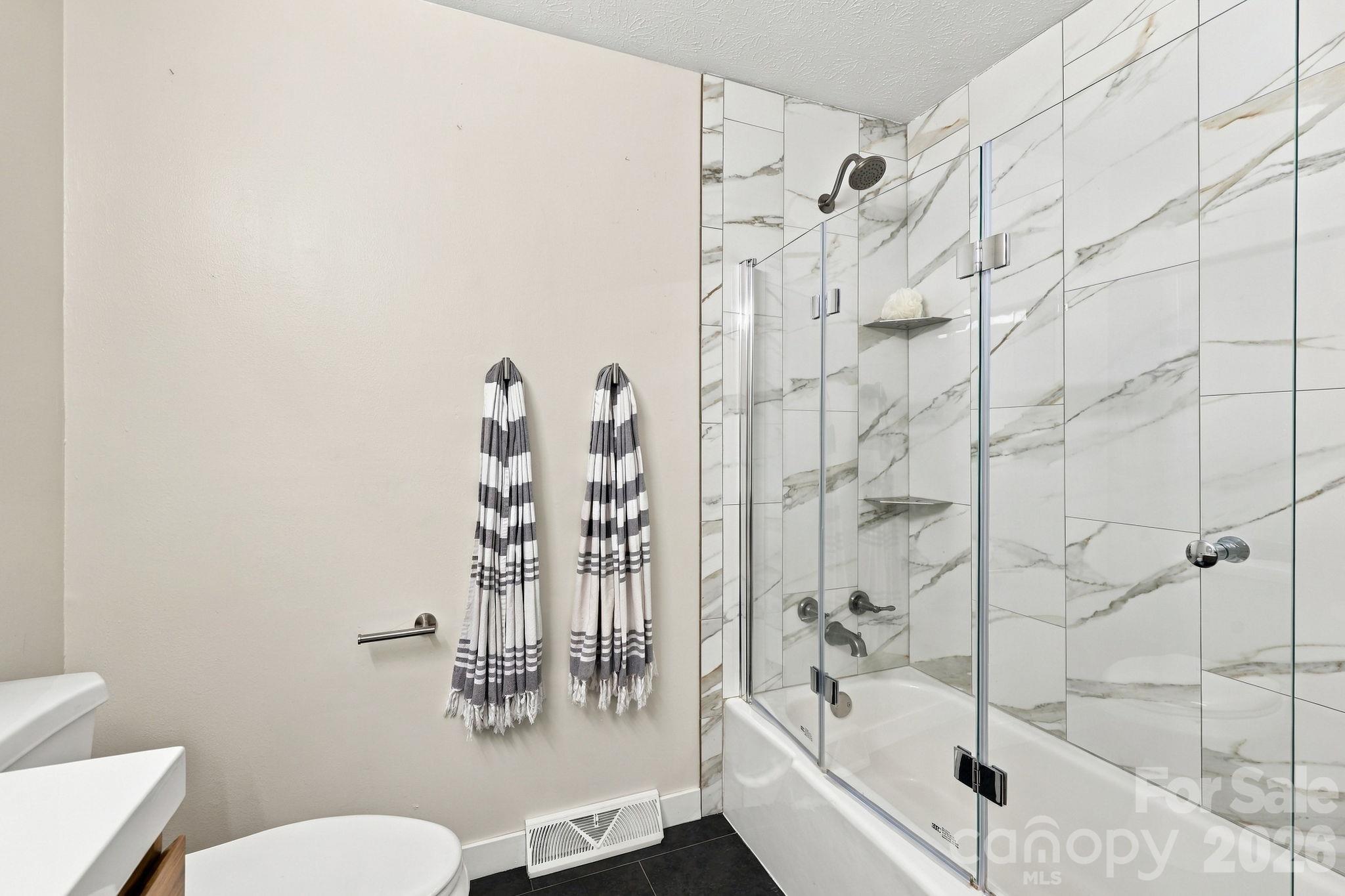 Single Family Residence at 20 Oak Leaf Lane, Arden, photo 21 of 53