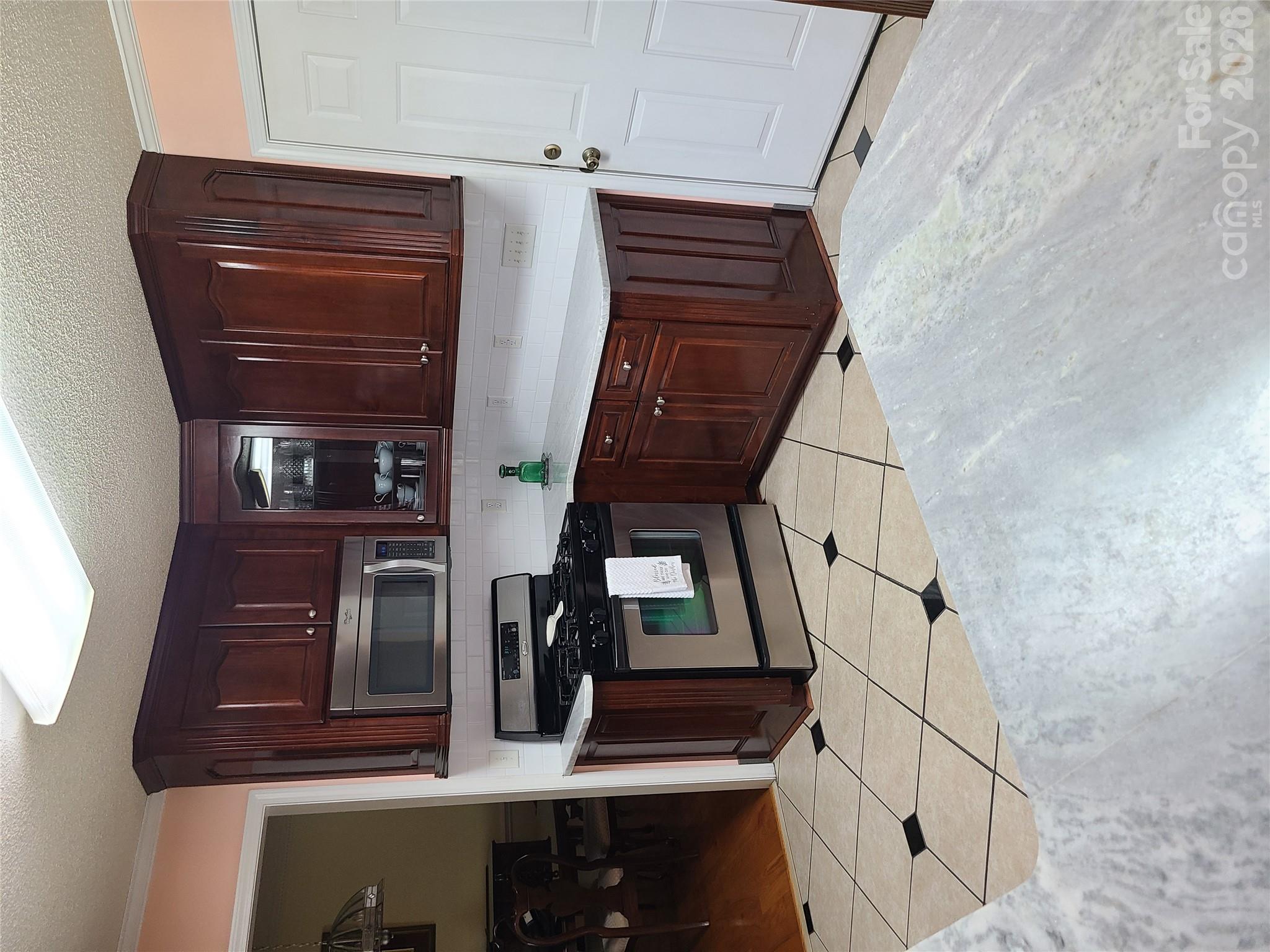 Condominium at 570 Queen Brogan Court, Gastonia, photo 22 of 35