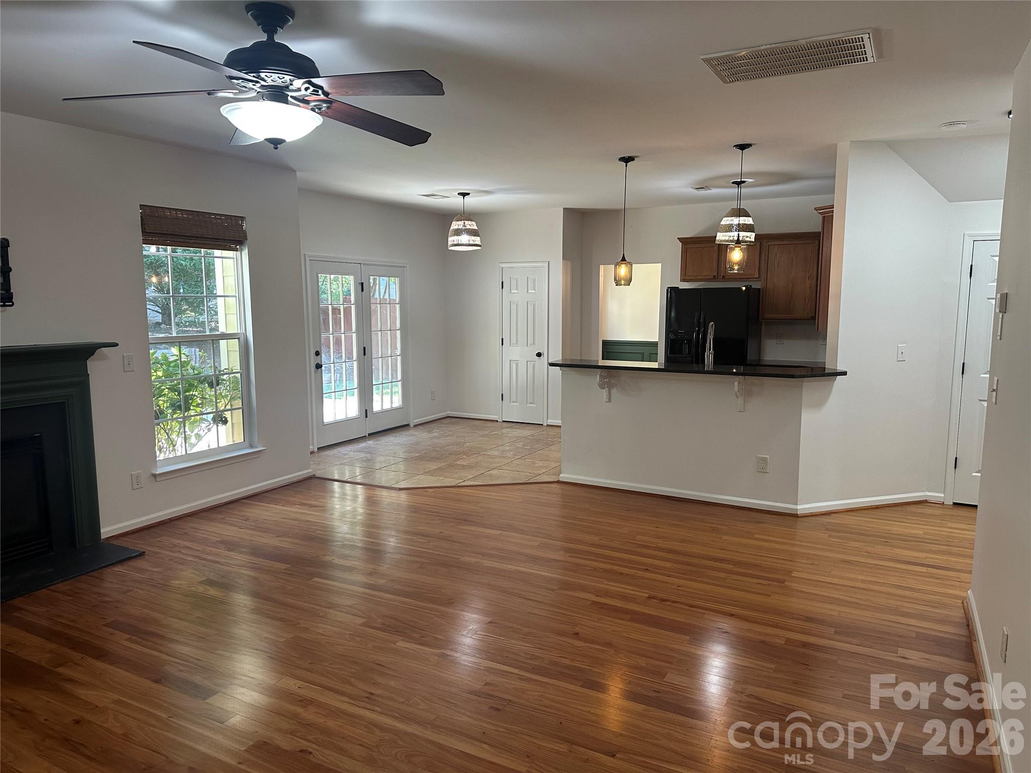 Single Family Residence at 117 S Audubon Avenue, Mooresville, photo 5 of 33