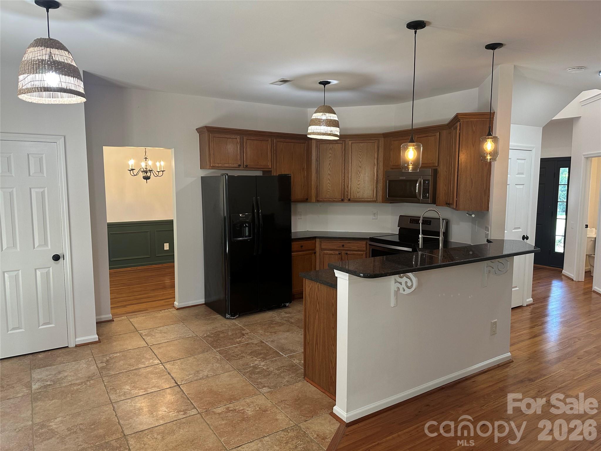 Single Family Residence at 117 S Audubon Avenue, Mooresville, photo 6 of 33