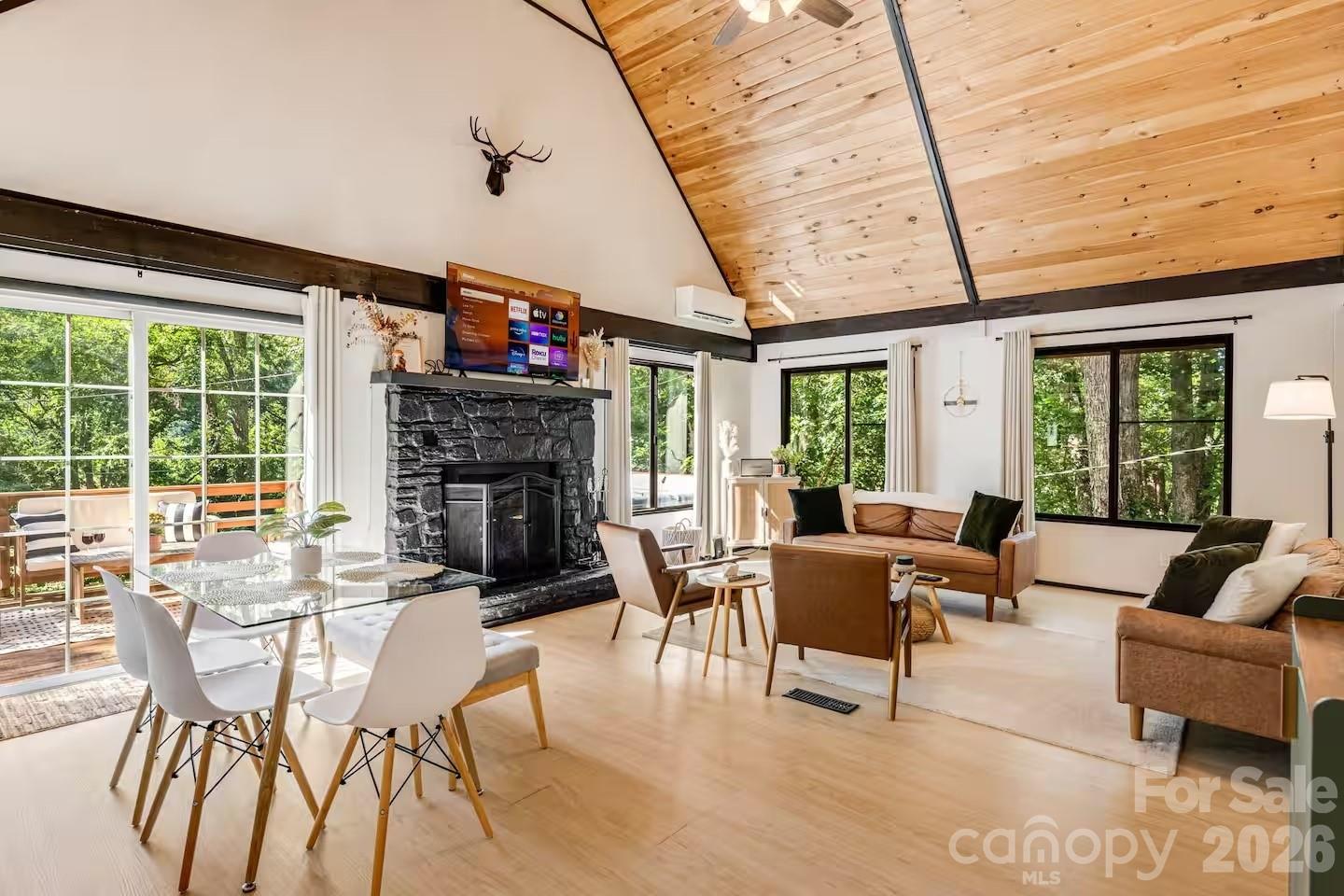 Single Family Residence at 193 Shadow Lane, Waynesville, photo 9 of 25