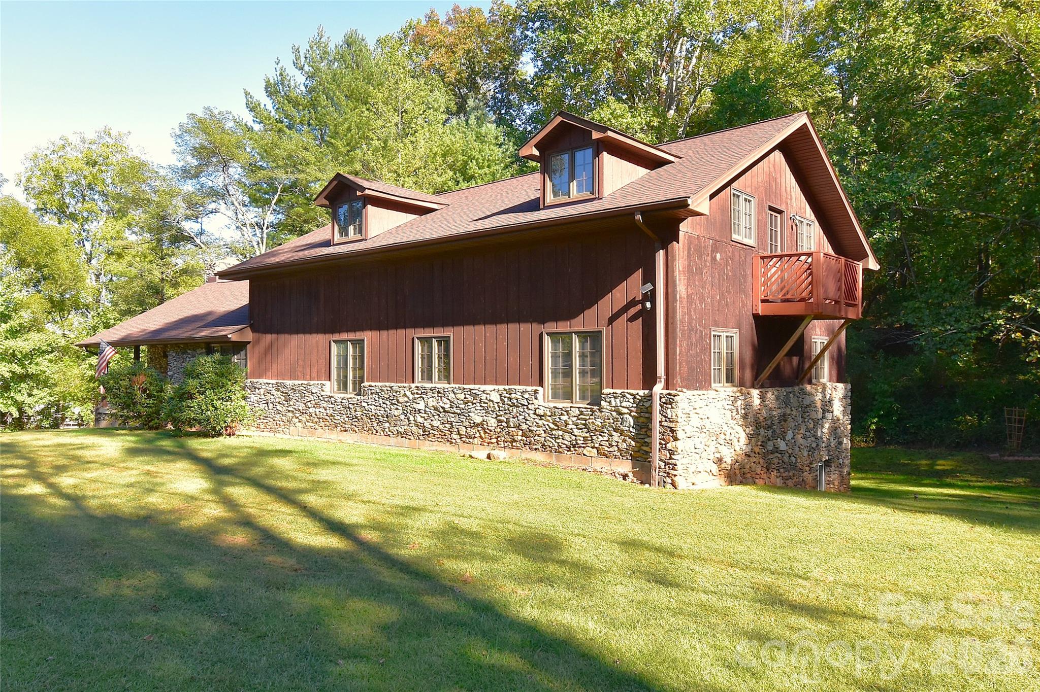 Single Family Residence at 586 Justice Ridge Road, Candler, photo 27 of 37