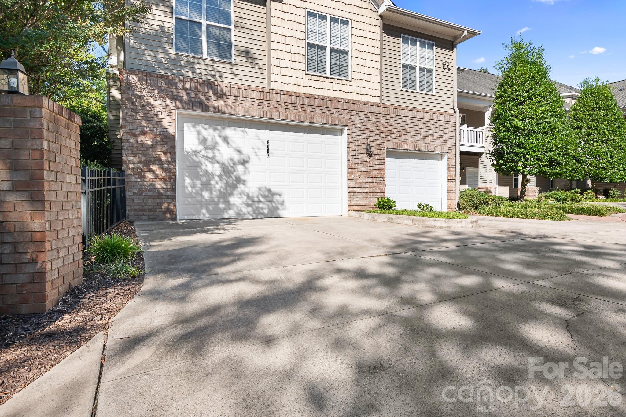 Condominium at 9007 Rosalyn Glen Road, Cornelius, photo 2 of 29