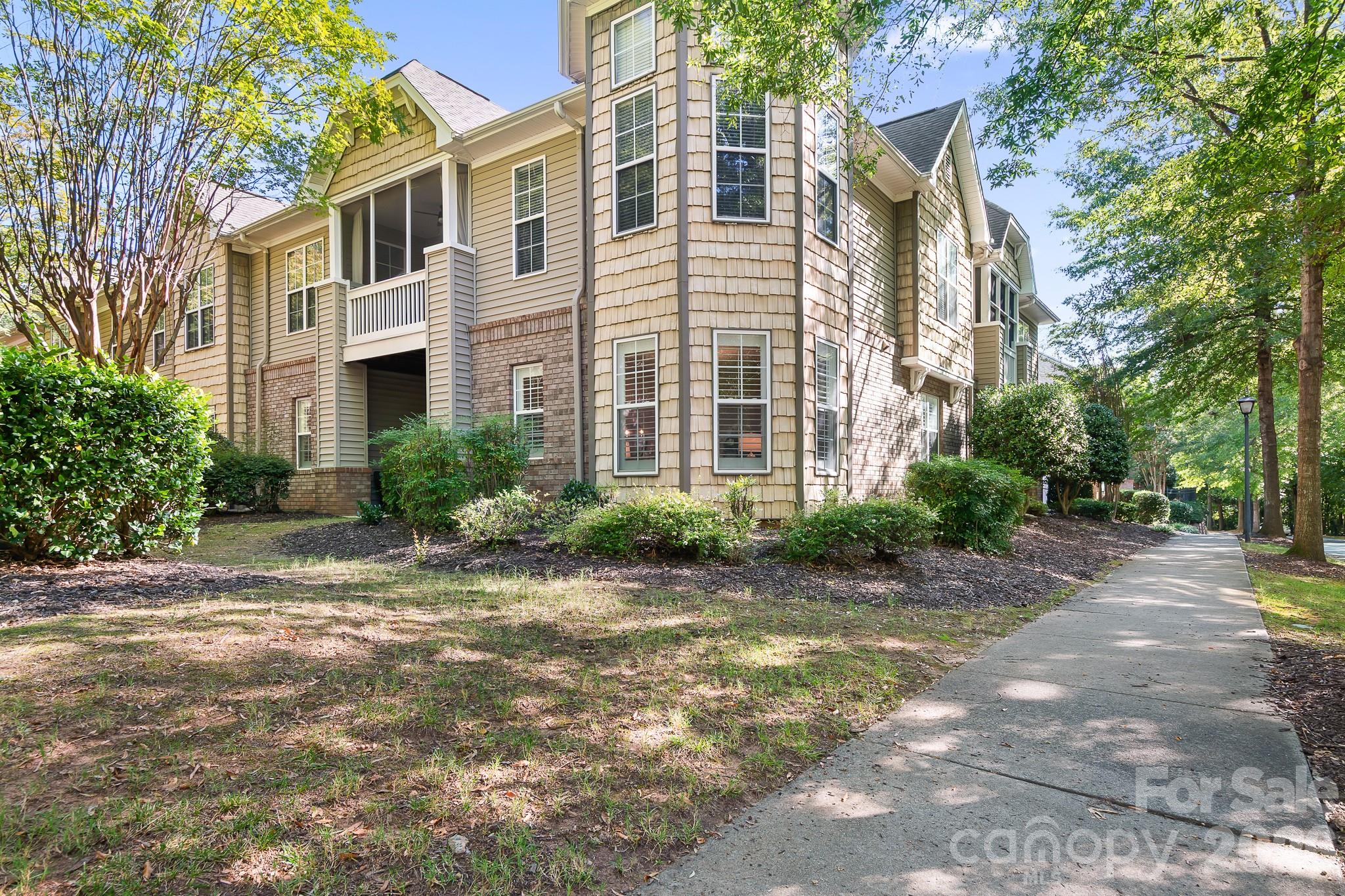 Condominium at 9007 Rosalyn Glen Road, Cornelius, photo 3 of 29