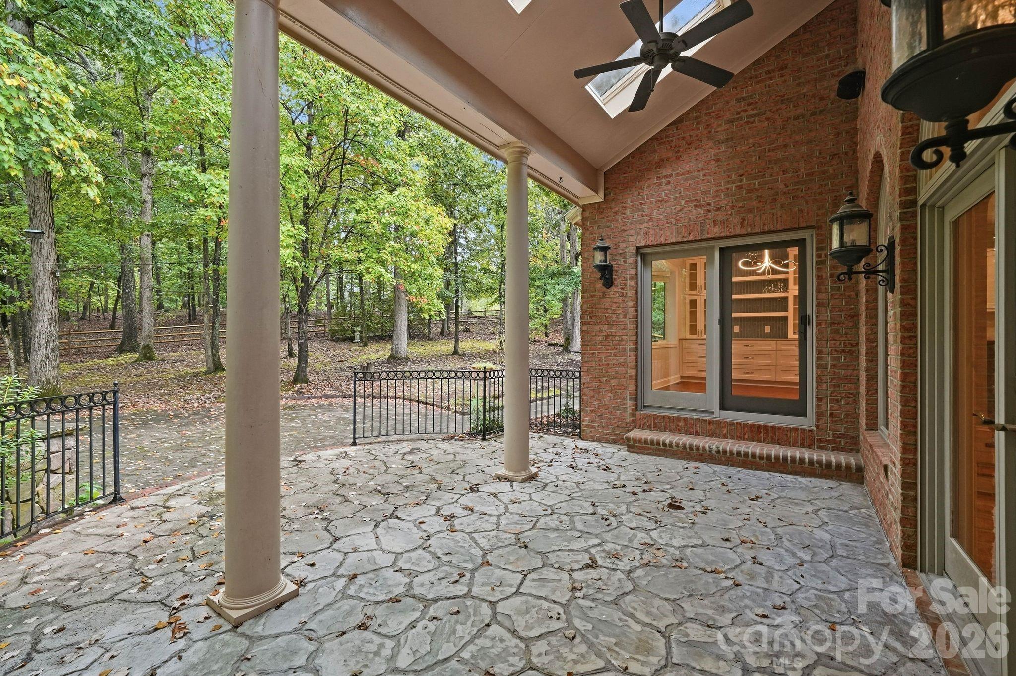 Single Family Residence at 935 Woods Loop, Waxhaw, photo 9 of 43
