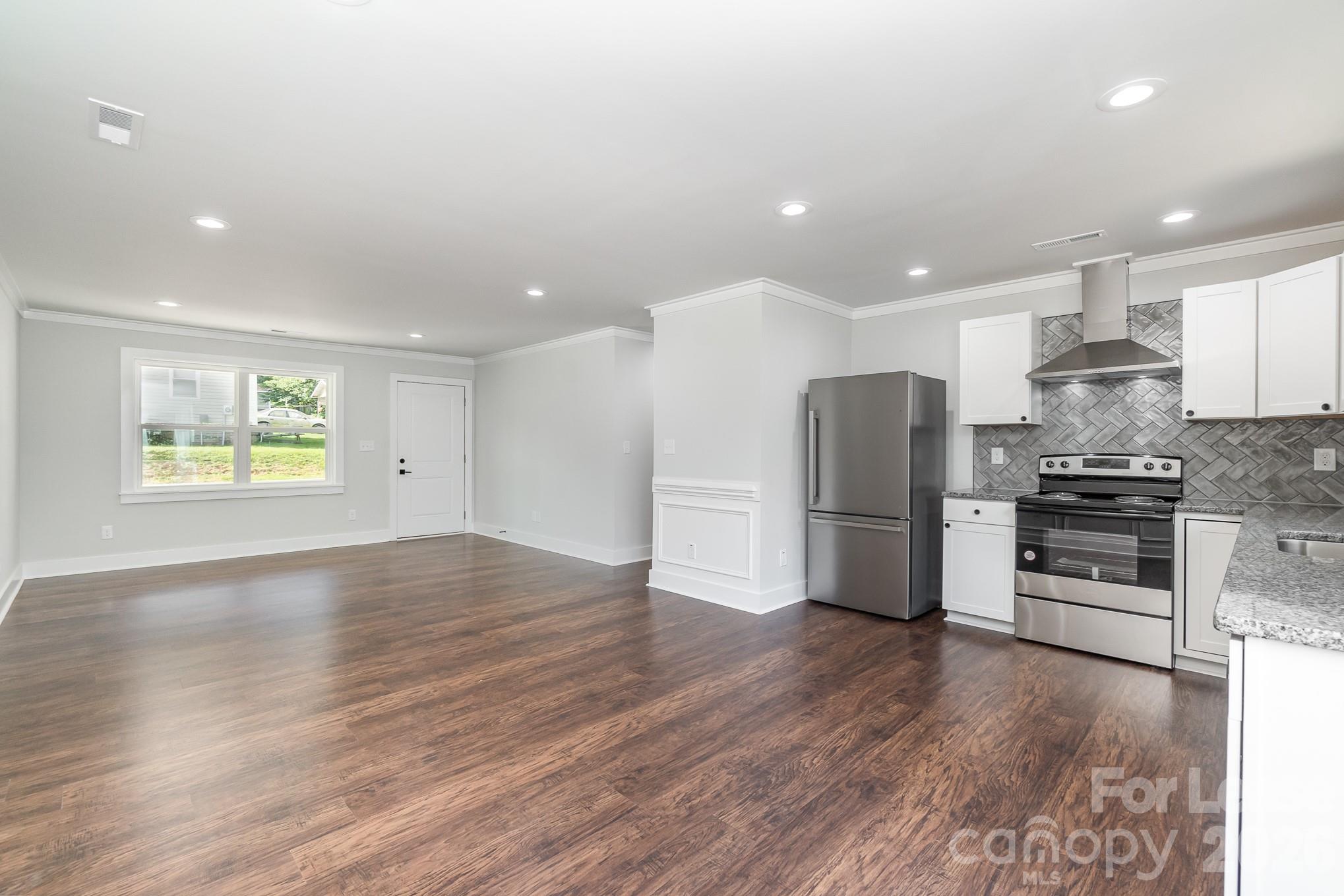Single Family Residence at 400 W 9th Street, Kannapolis, photo 6 of 20