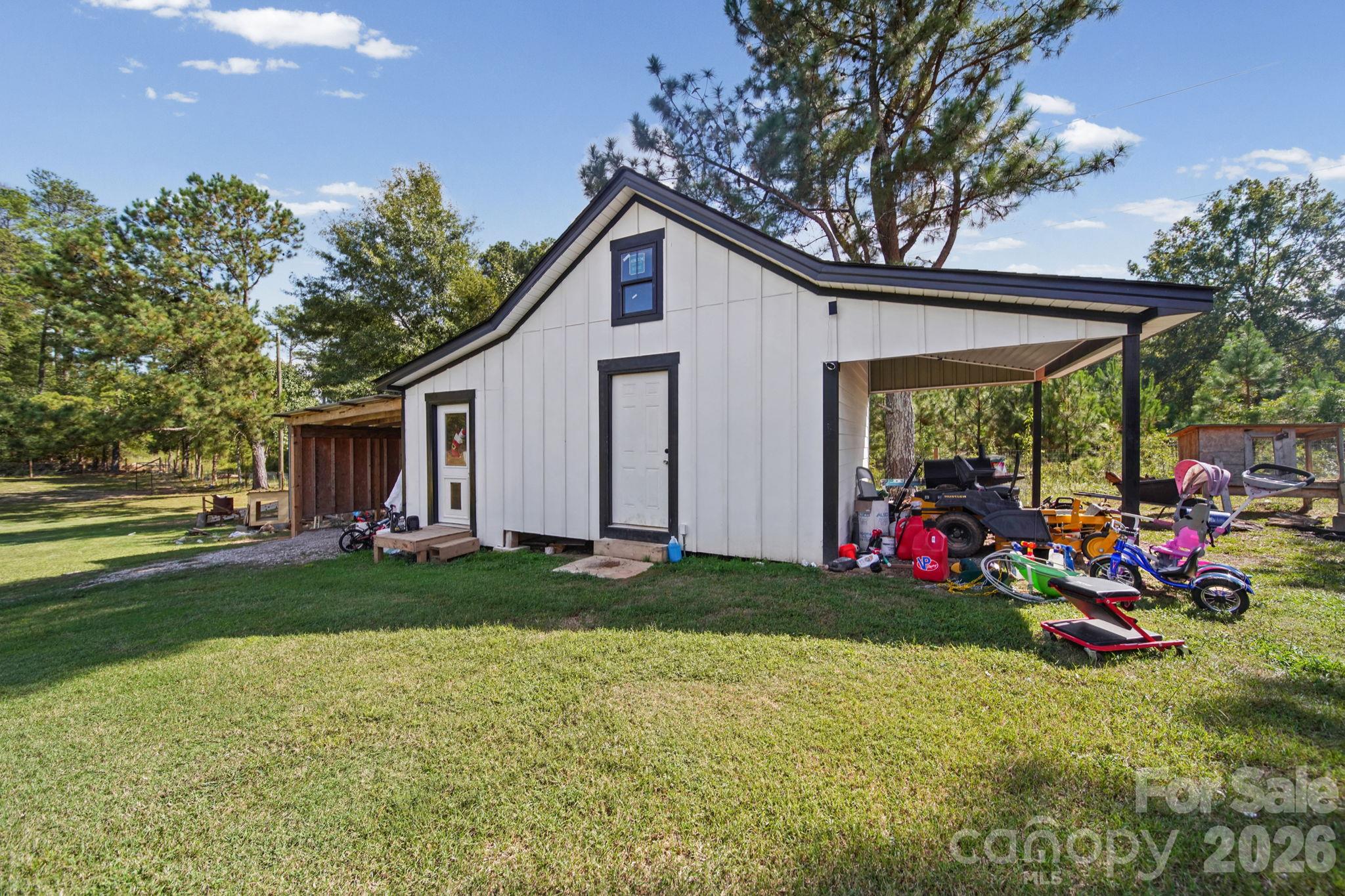 Single Family Residence at 2101 Mangum Dairy Road, Monroe, photo 8 of 44