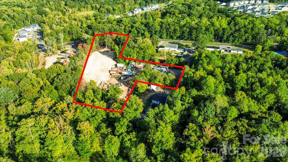 Single Family Residence at 13225 Asbury Chapel Road, Huntersville, photo 16 of 18