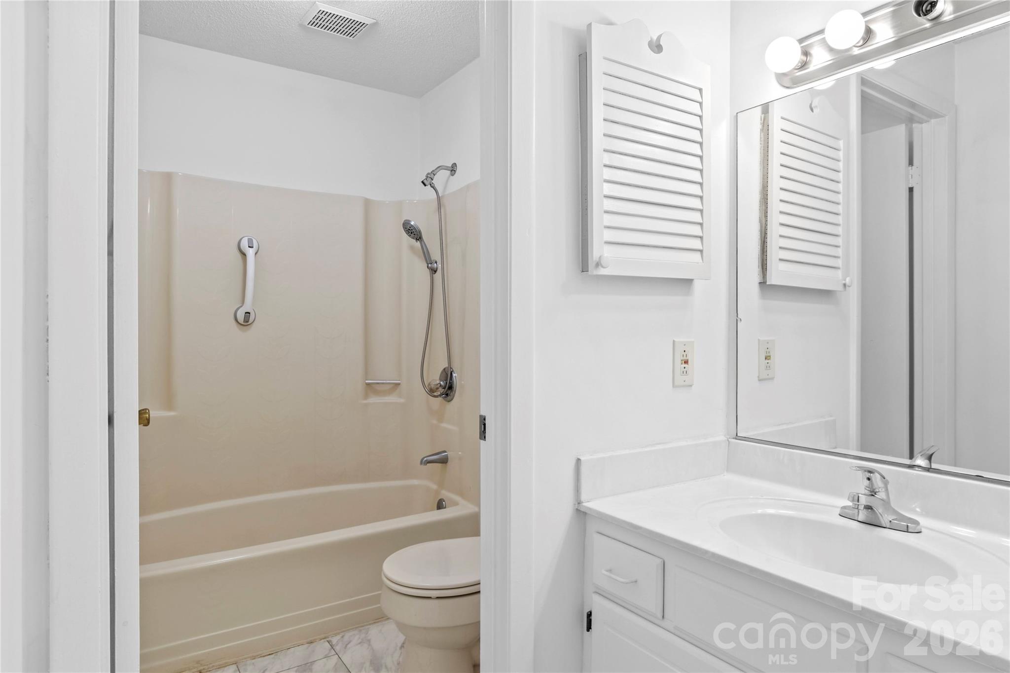 Condominium at 178 Driftwood Lane, Winston Salem, photo 18 of 32