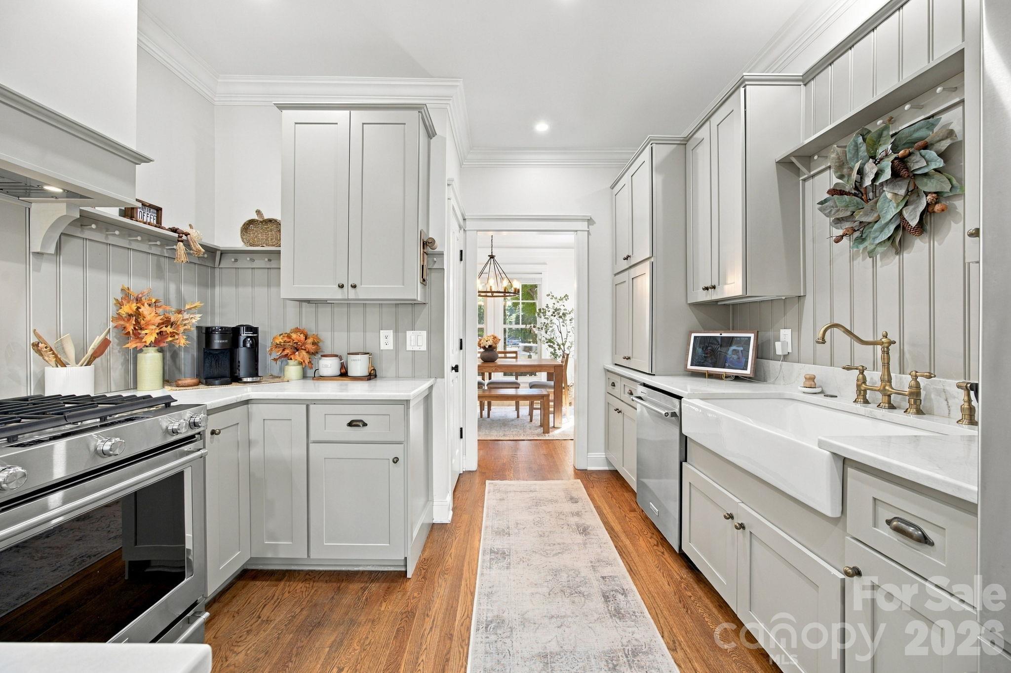 Single Family Residence at 16101 Kelly Park Circle, Huntersville, photo 10 of 46
