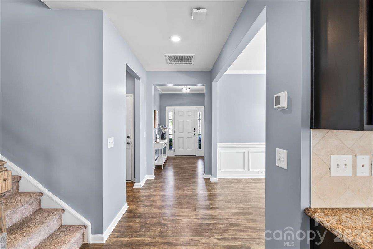 Single Family Residence at 2003 Harvest Time Lane, Waxhaw, photo 10 of 49