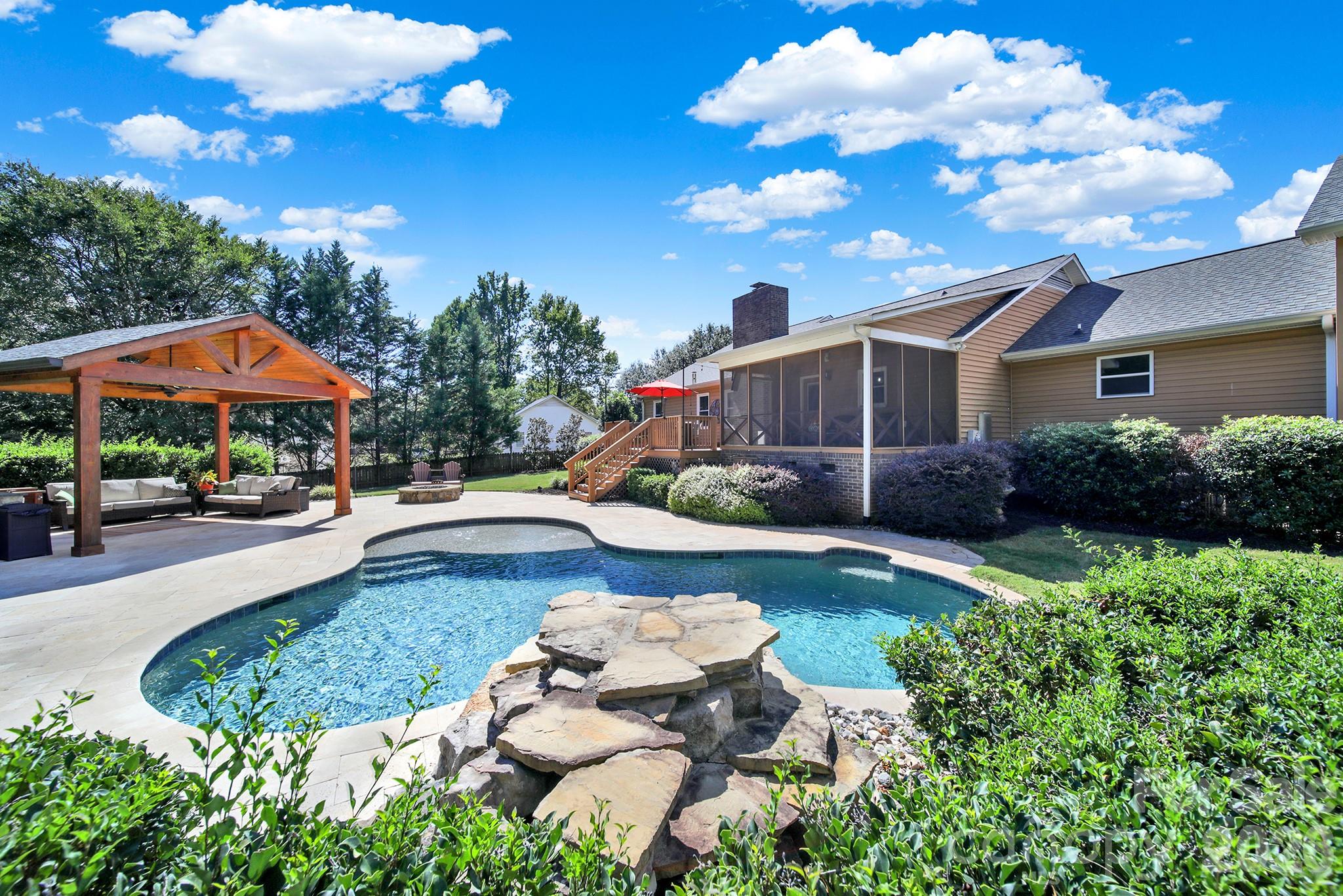 900 Saddle Ridge Road