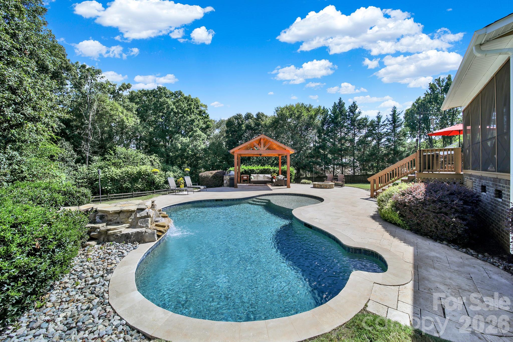 Single Family Residence at 900 Saddle Ridge Road, Fort Mill, photo 2 of 43