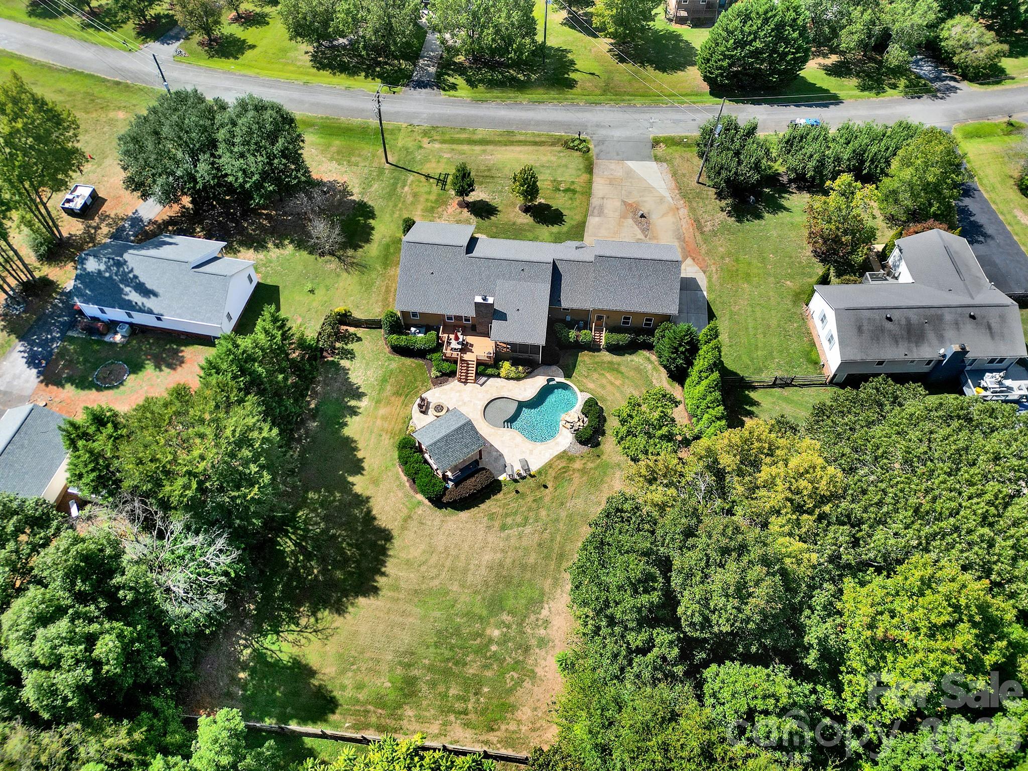 Single Family Residence at 900 Saddle Ridge Road, Fort Mill, photo 3 of 43