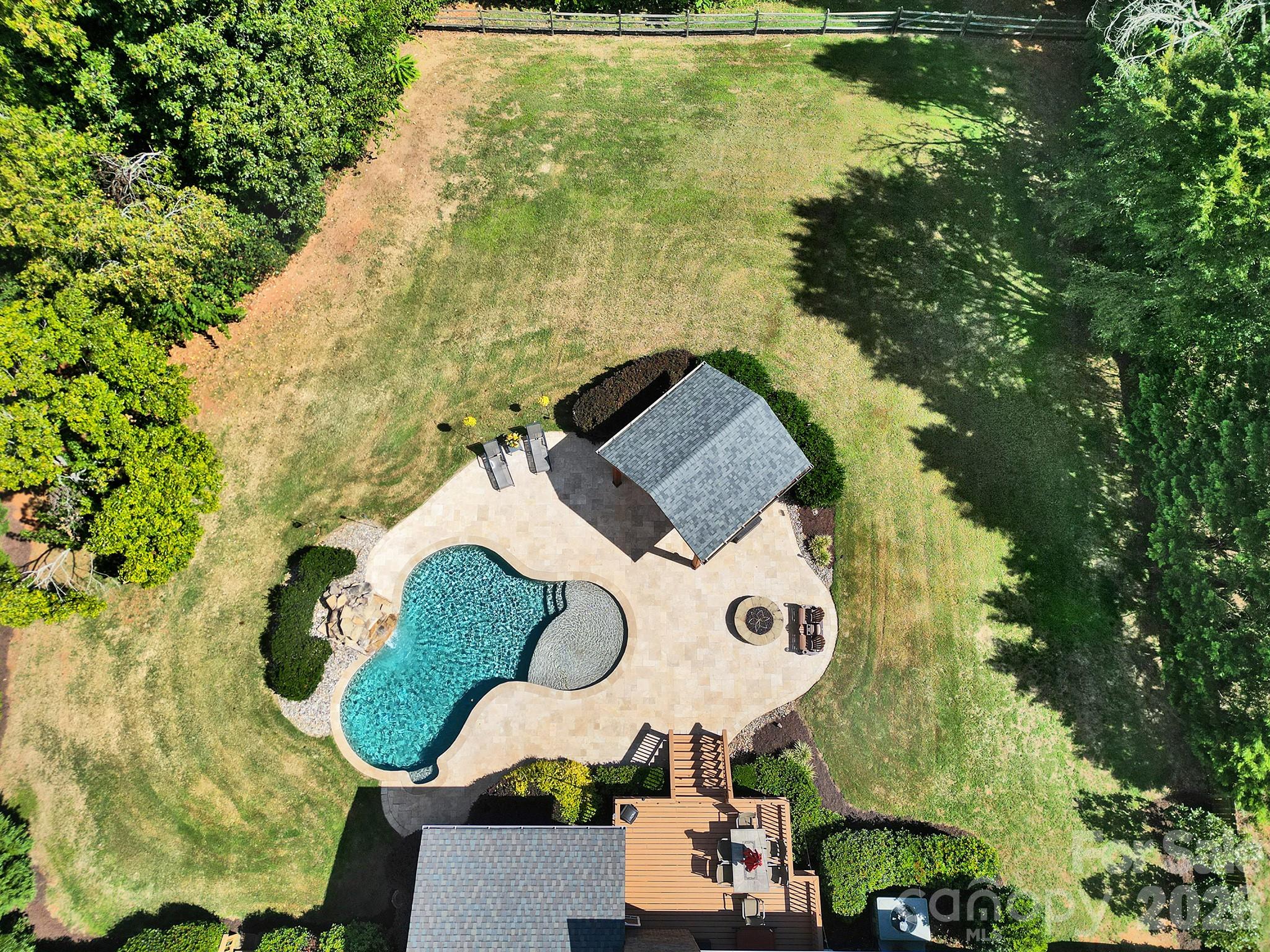 Single Family Residence at 900 Saddle Ridge Road, Fort Mill, photo 4 of 43