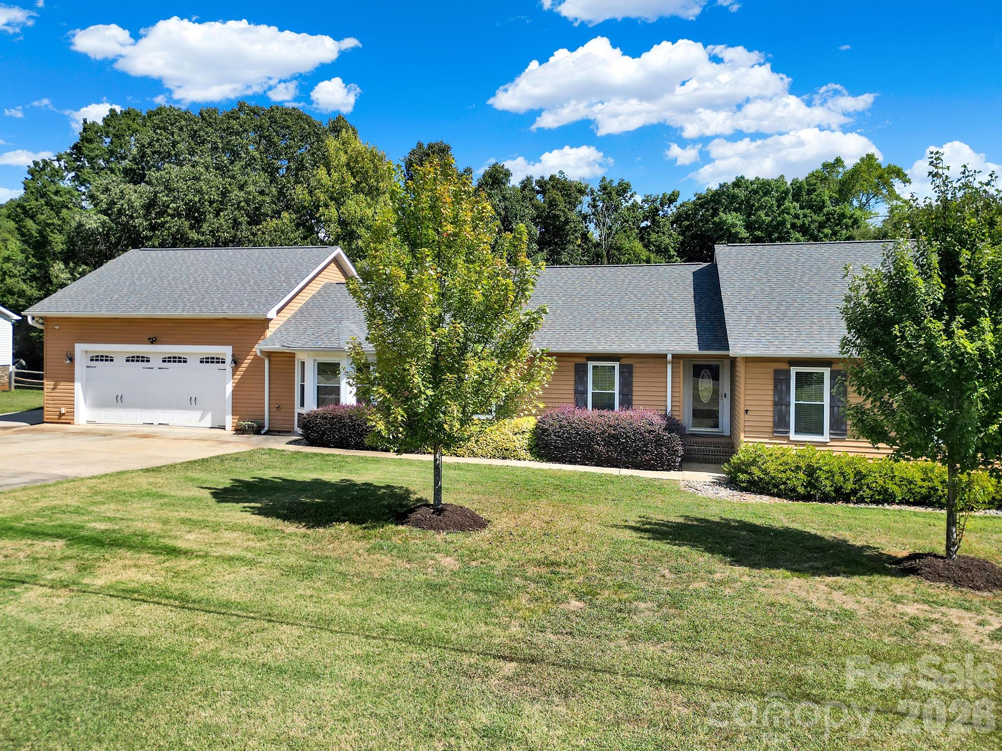 Single Family Residence at 900 Saddle Ridge Road, Fort Mill, photo 5 of 43