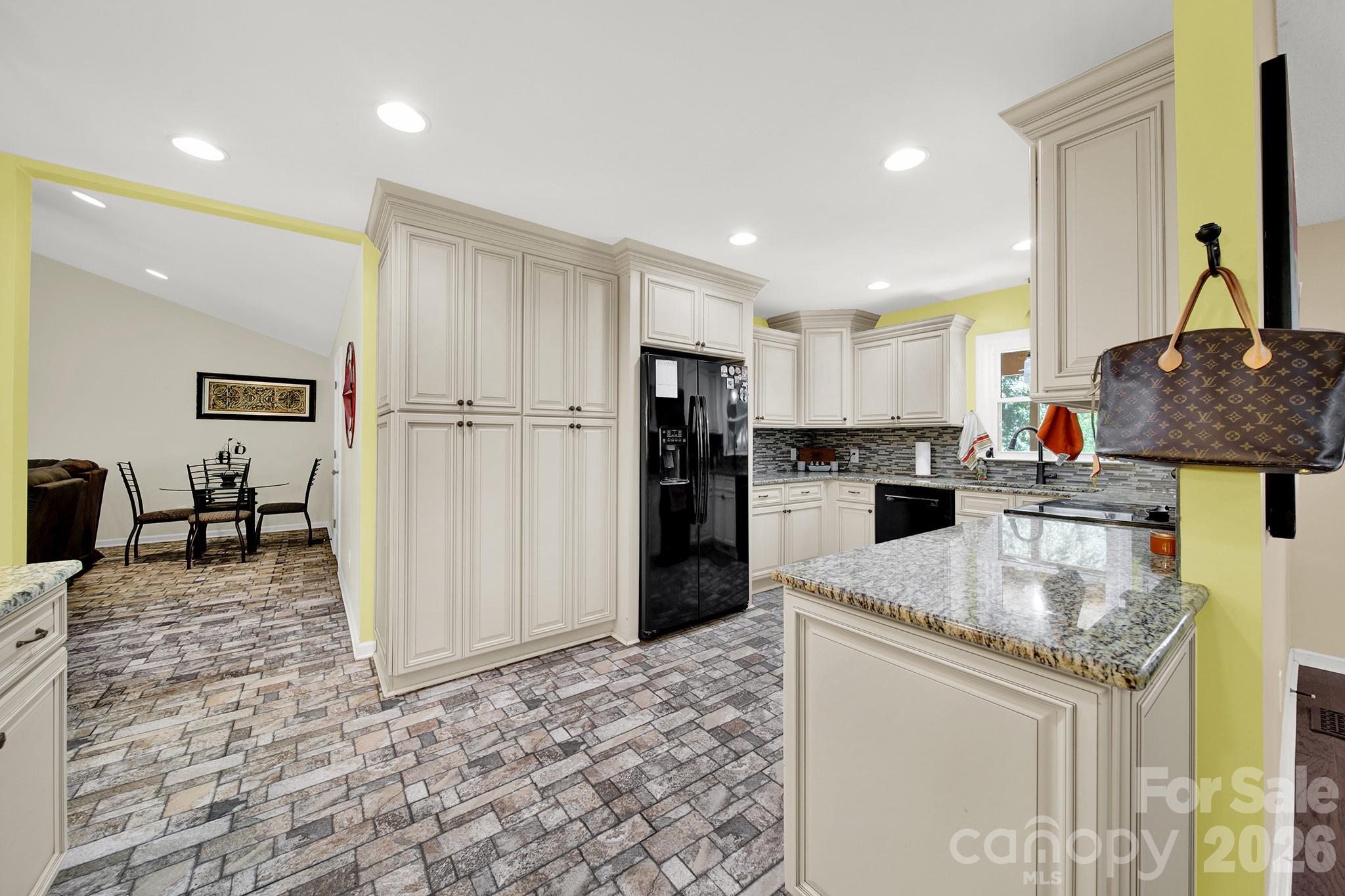 Single Family Residence at 900 Saddle Ridge Road, Fort Mill, photo 15 of 43