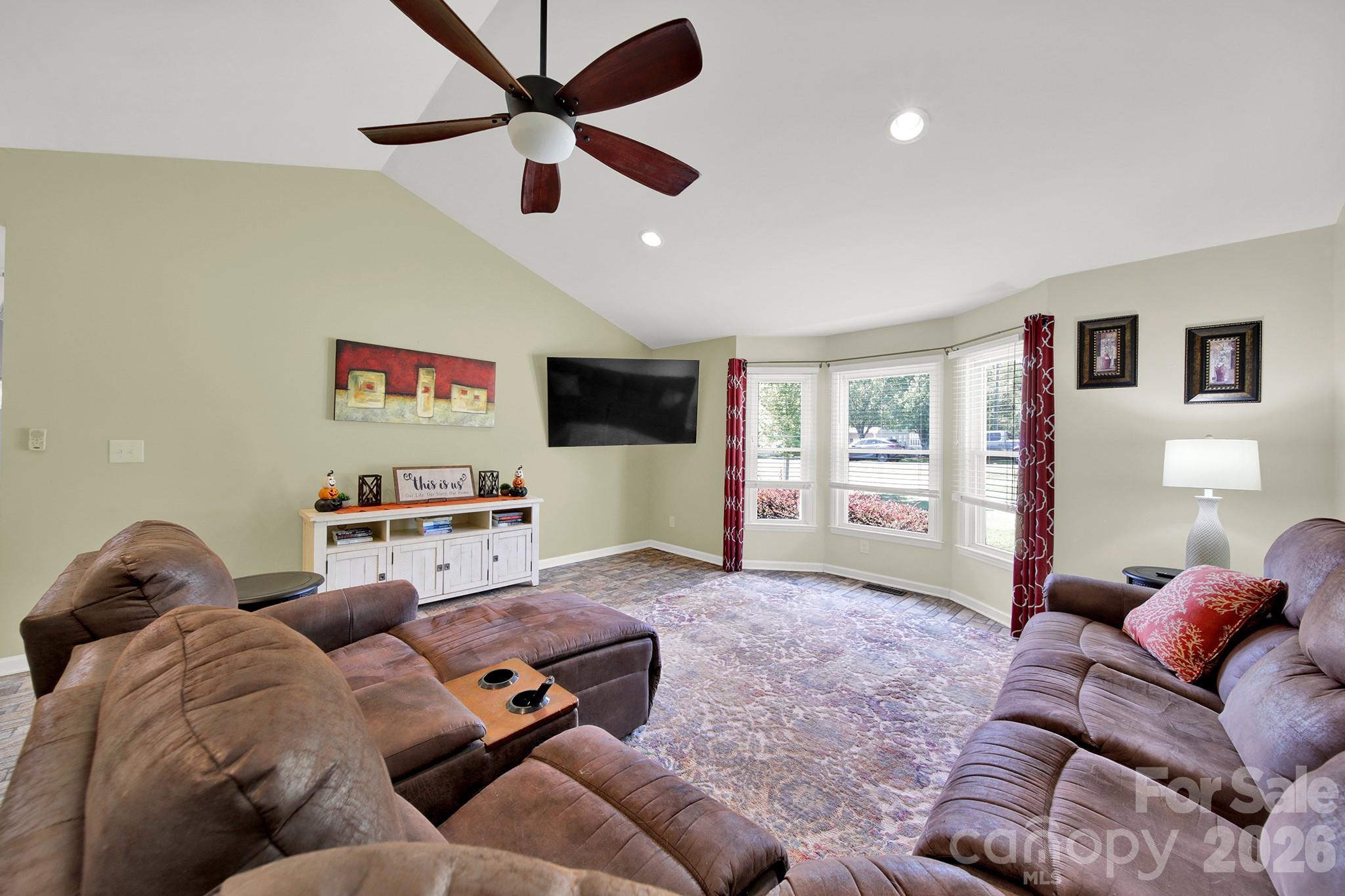 Single Family Residence at 900 Saddle Ridge Road, Fort Mill, photo 17 of 43