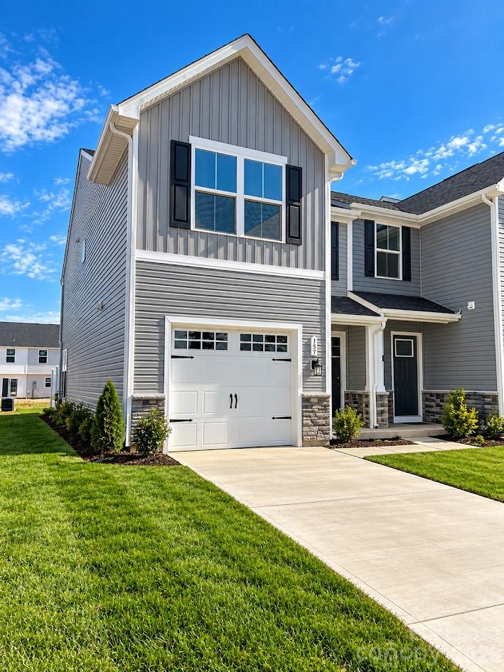 Townhouse at 1516 39th Avenue Loop NE, Hickory, photo 2 of 19