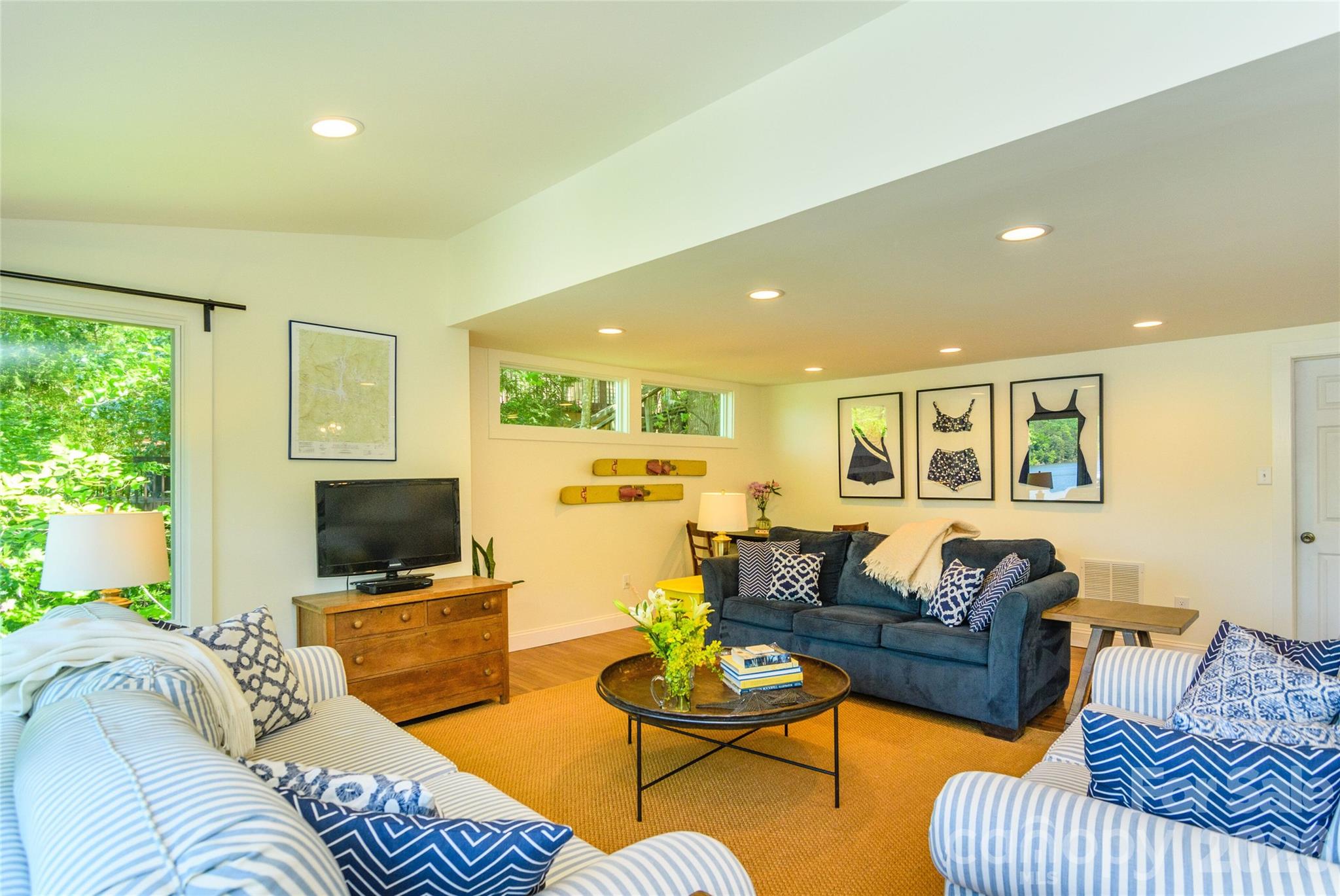 Single Family Residence at 138 Hummingbird Cove, Lake Lure, photo 4 of 28