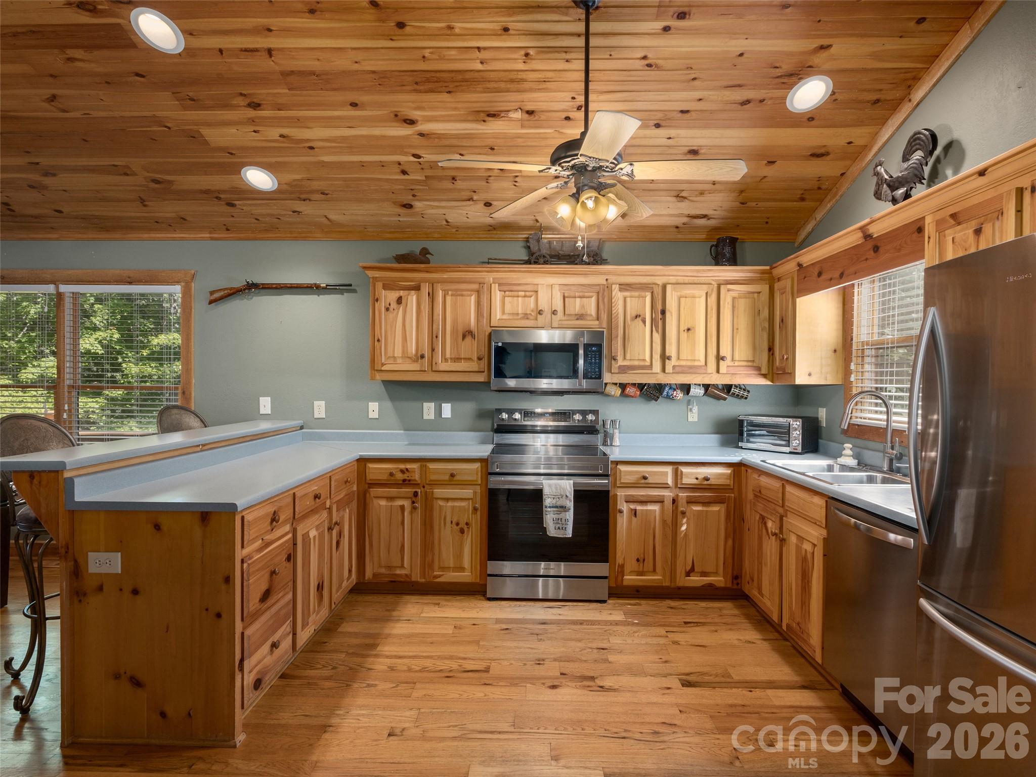 Townhouse at 5 Chalet Court, Mill Spring, photo 11 of 37