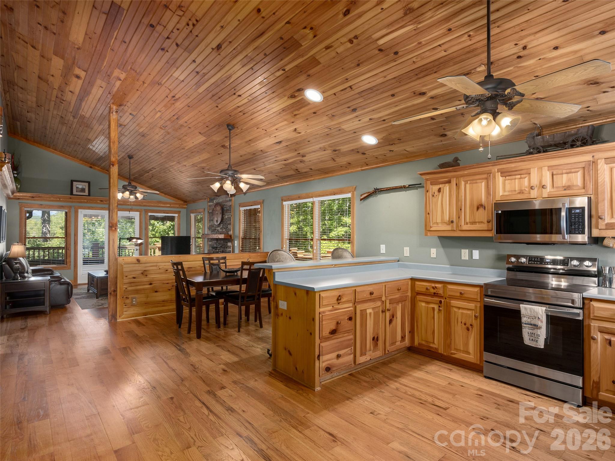 Townhouse at 5 Chalet Court, Mill Spring, photo 12 of 37