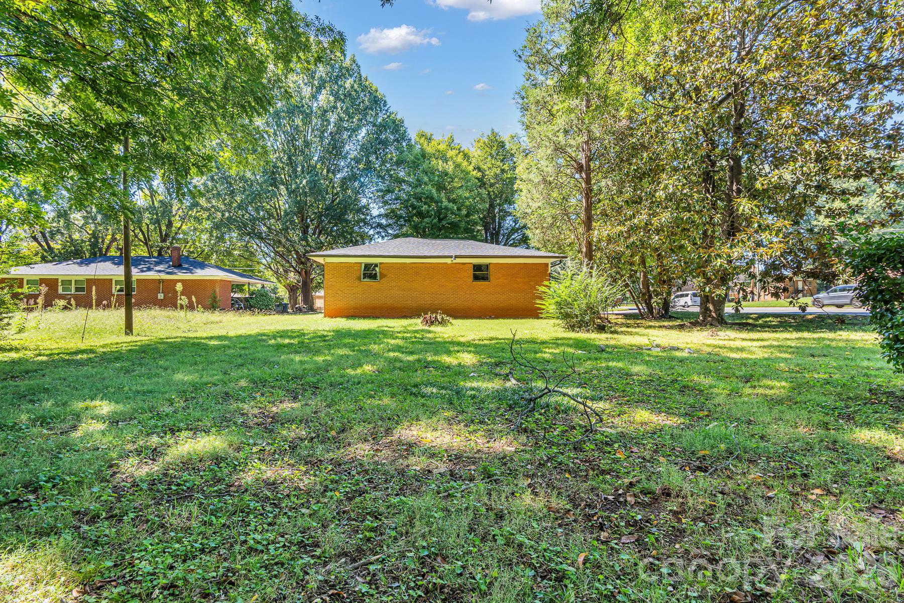 Single Family Residence at 402 E Horah Street, Salisbury, photo 43 of 45
