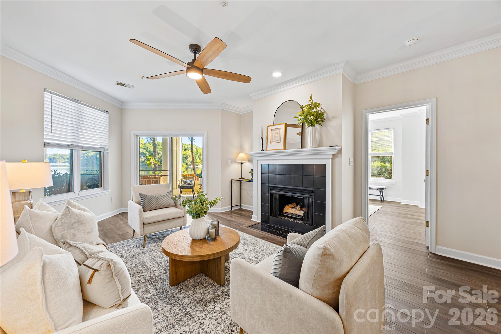 Spacious, open concept lake living at its best! - 915 Northeast Drive, Davidson