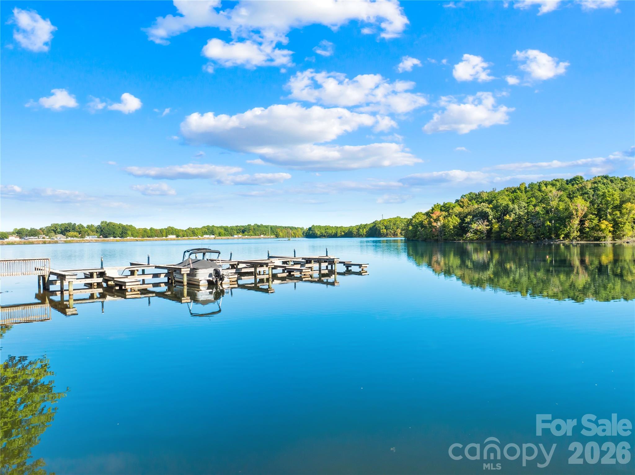 Beautiful Lake Davidson. - 915 Northeast Drive, Davidson