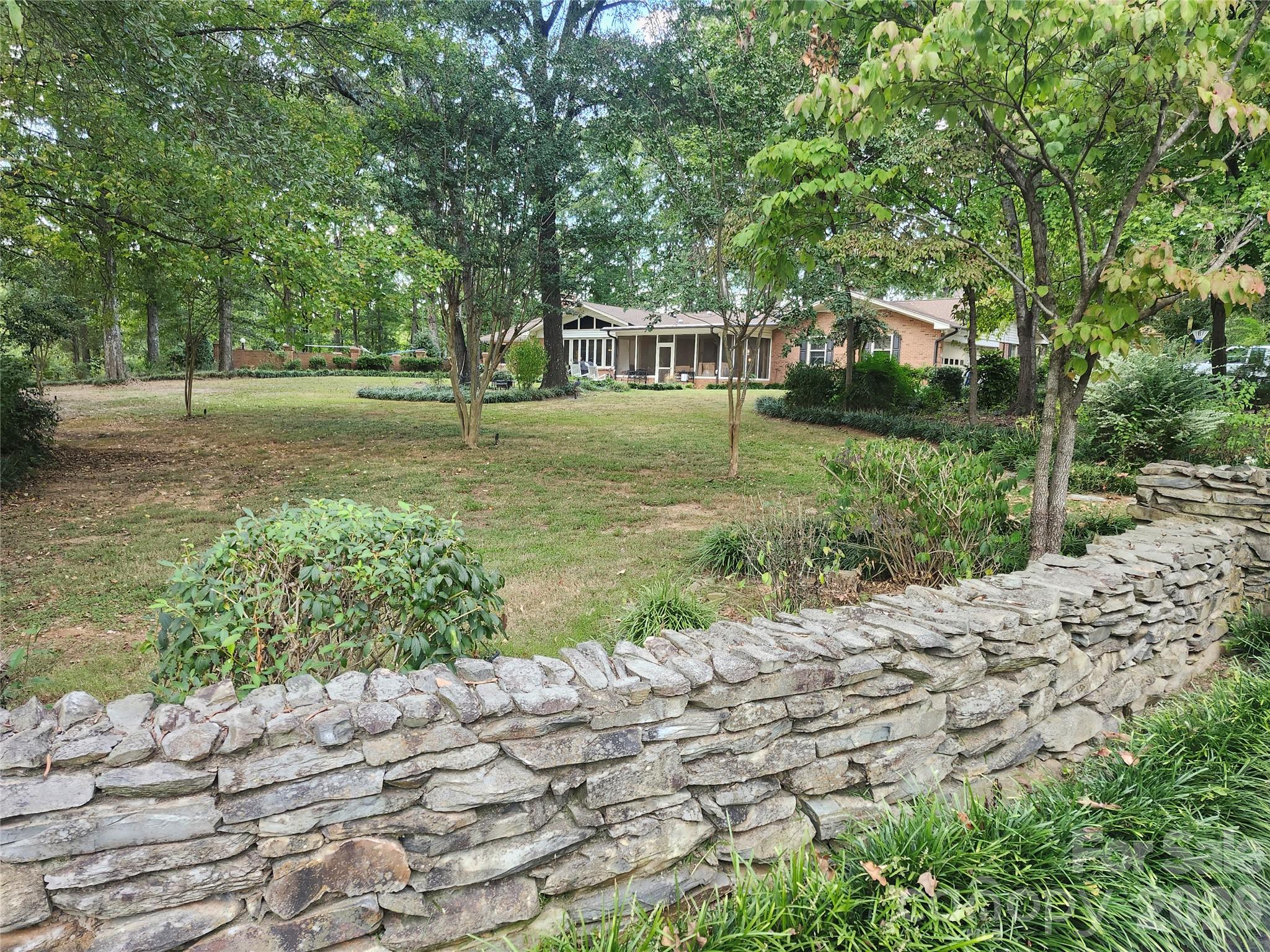 2409 Griffith Road