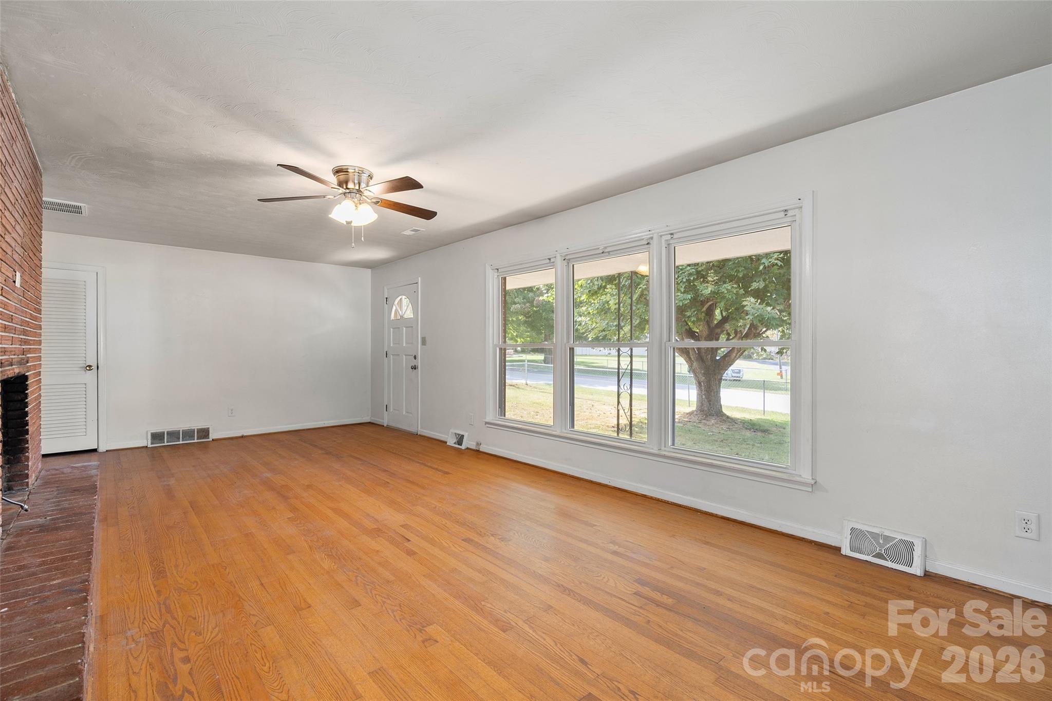 Single Family Residence at 1567 Allens Creek Road, Waynesville, photo 3 of 19