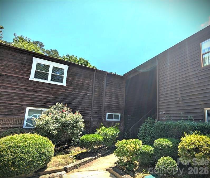 8021 Cedar Glen Drive