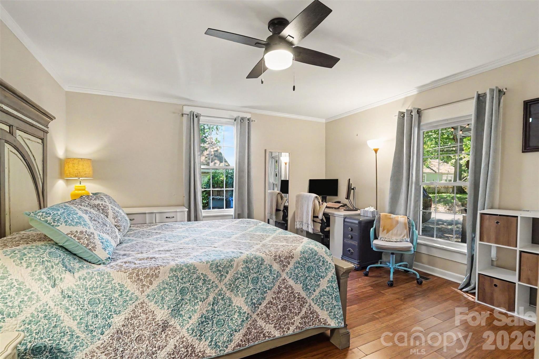 Master on the main with Crown molding and Hardwood - 224 E Catawba Avenue, Mooresville