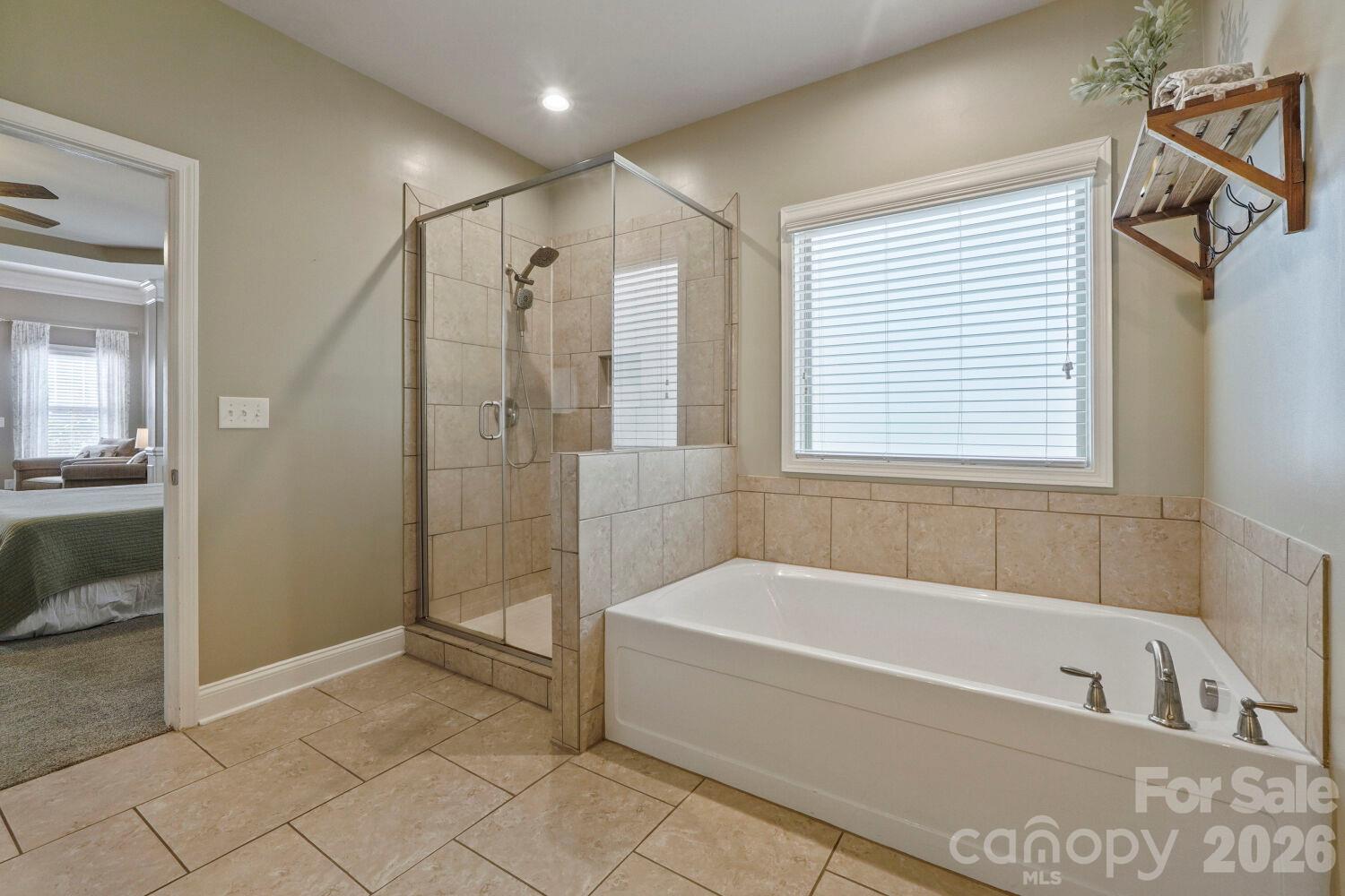 Standing Tile Shower & Soaking Garden Tub - 2944 Donegal Drive, Kannapolis