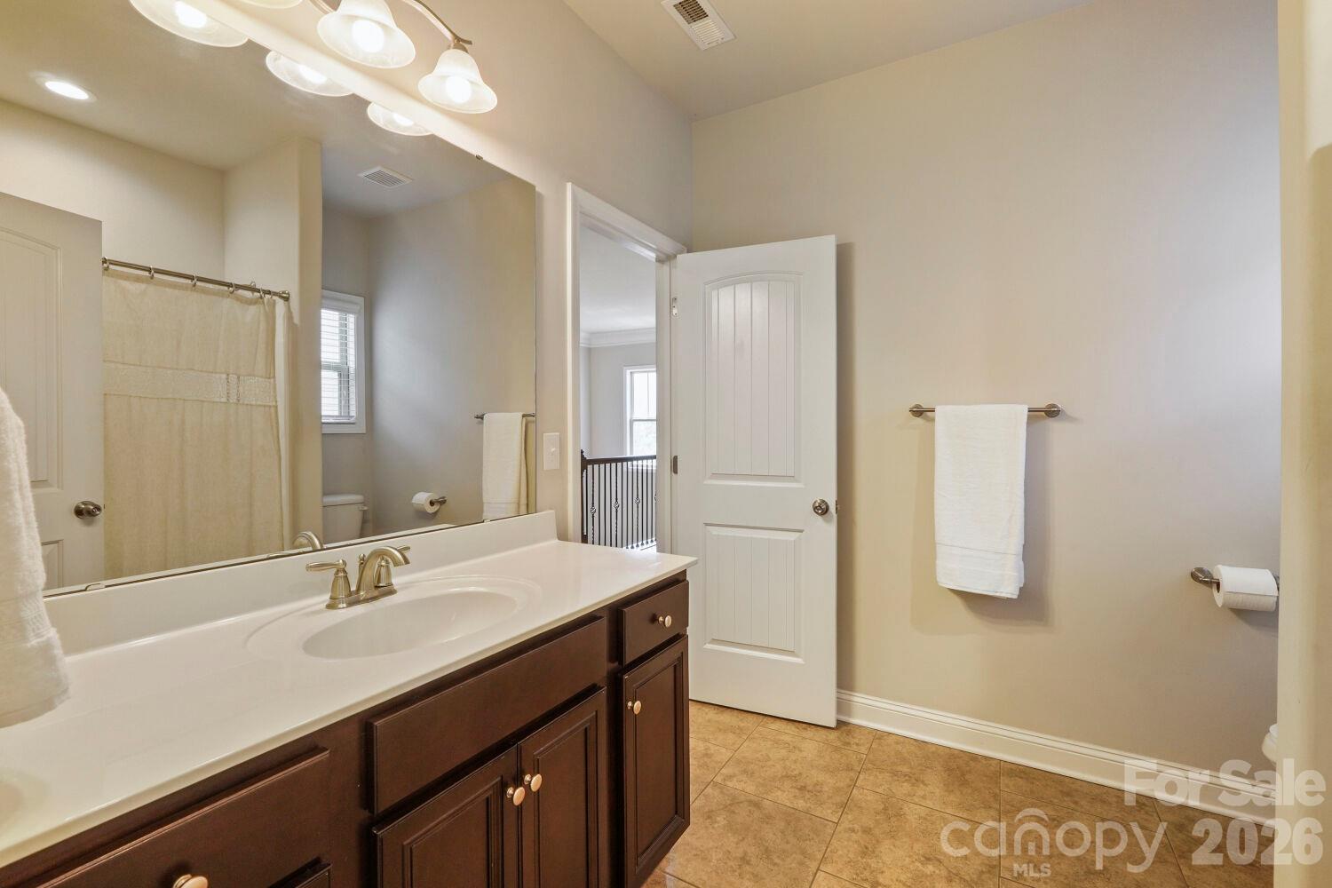 Full Bath connected to Bedroom 2 & Hall - 2944 Donegal Drive, Kannapolis