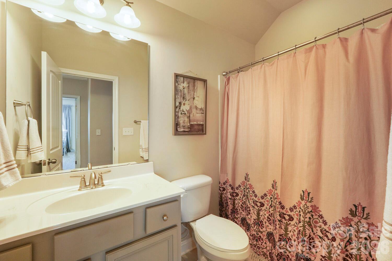 Second FULL Bathroom Upstairs - 2944 Donegal Drive, Kannapolis