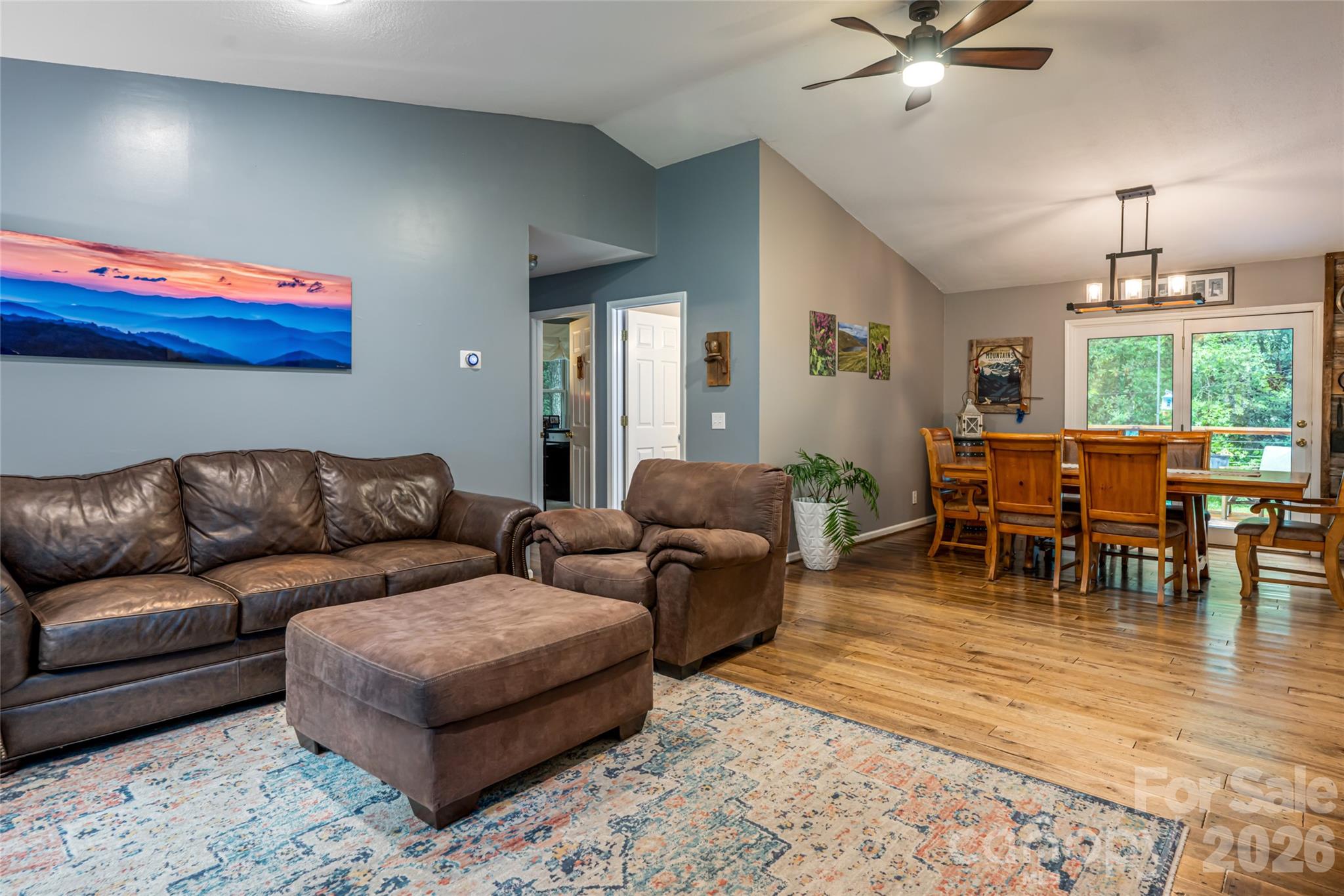 Vaulted Ceiling - 19 Forge Drive, Mills River